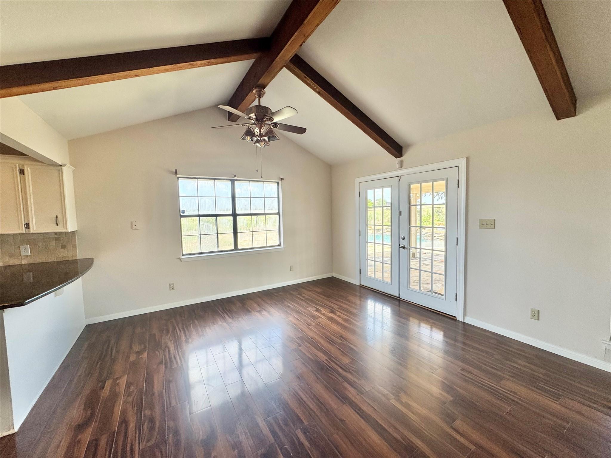 18512 Carlson Ln Property Photo 10