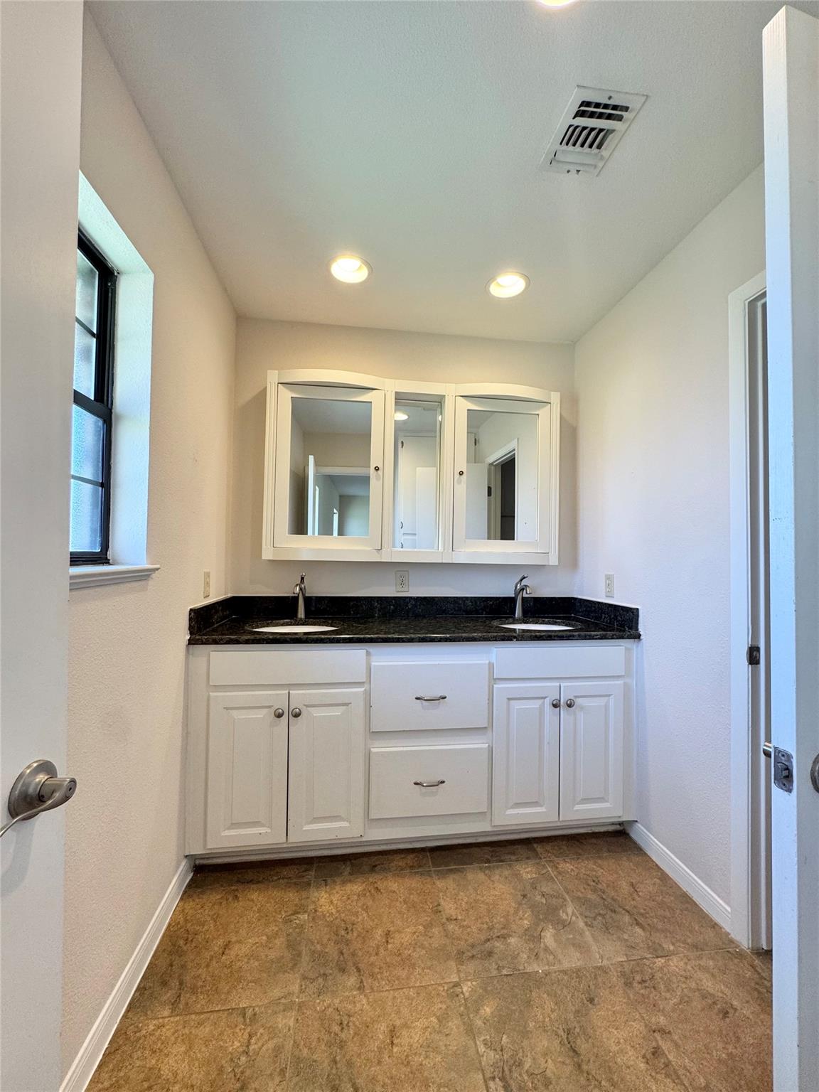 18512 Carlson Ln Property Photo 13