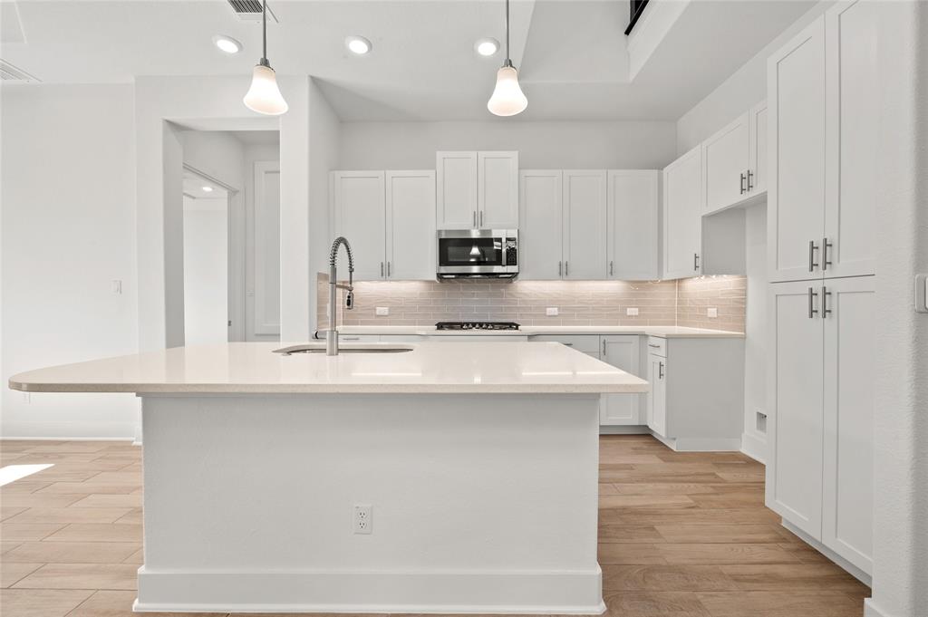438 Cartwheel Bnd Property Photo 5