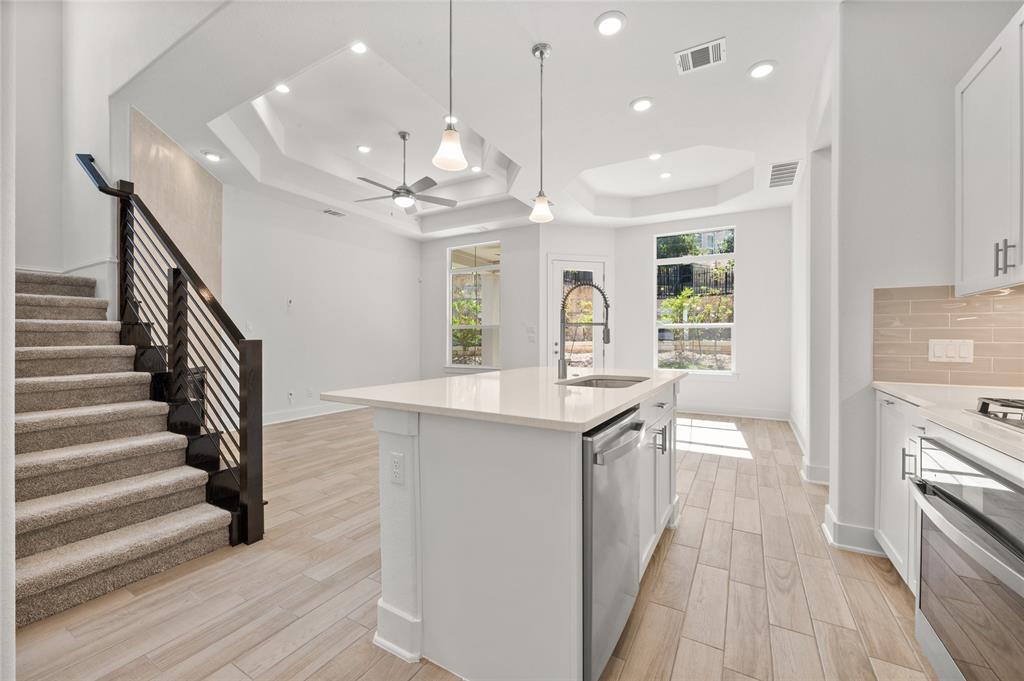 438 Cartwheel Bnd Property Photo 7
