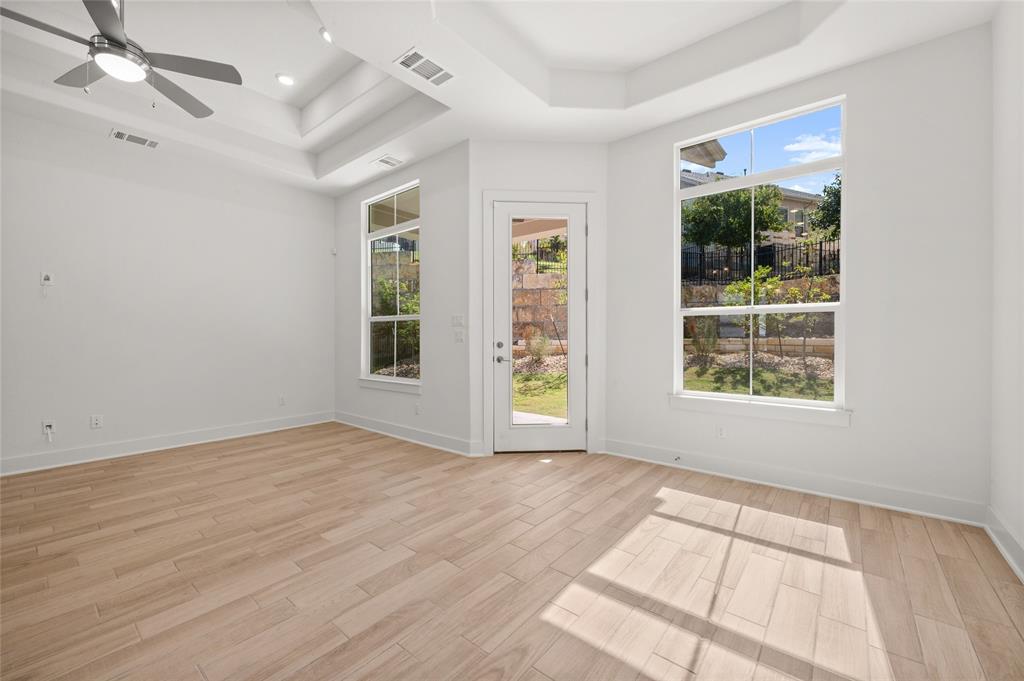 438 Cartwheel Bnd Property Photo 8