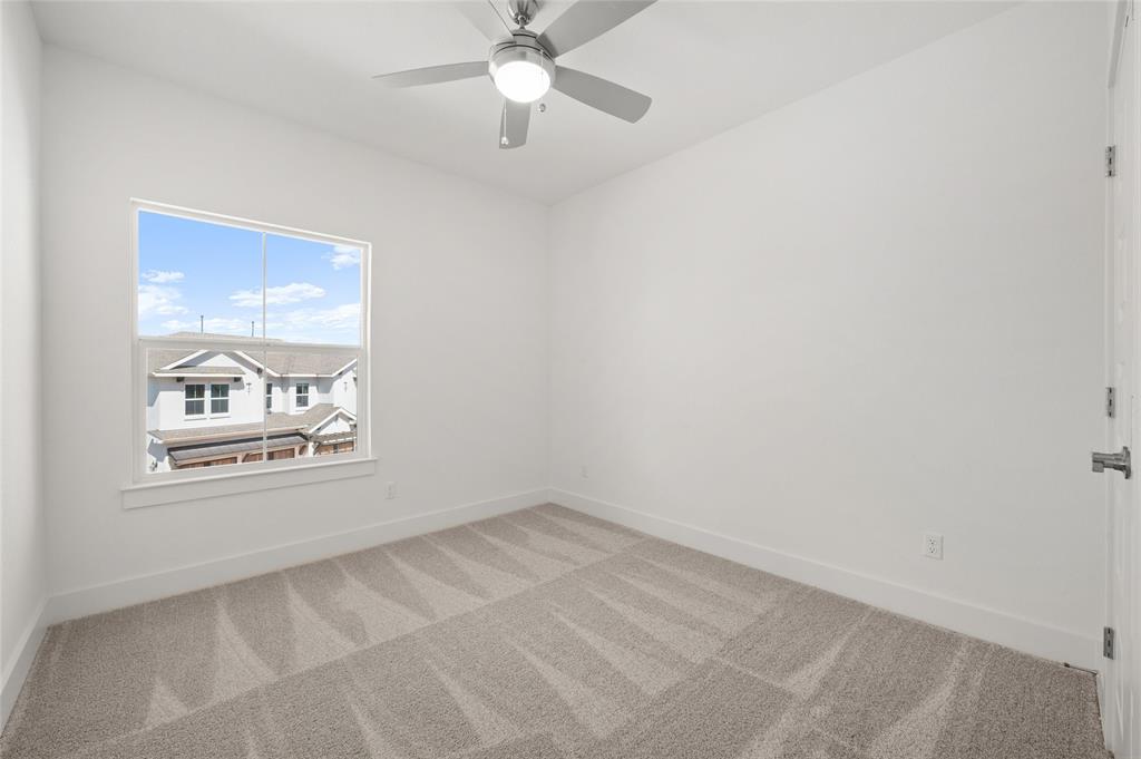 438 Cartwheel Bnd Property Photo 20