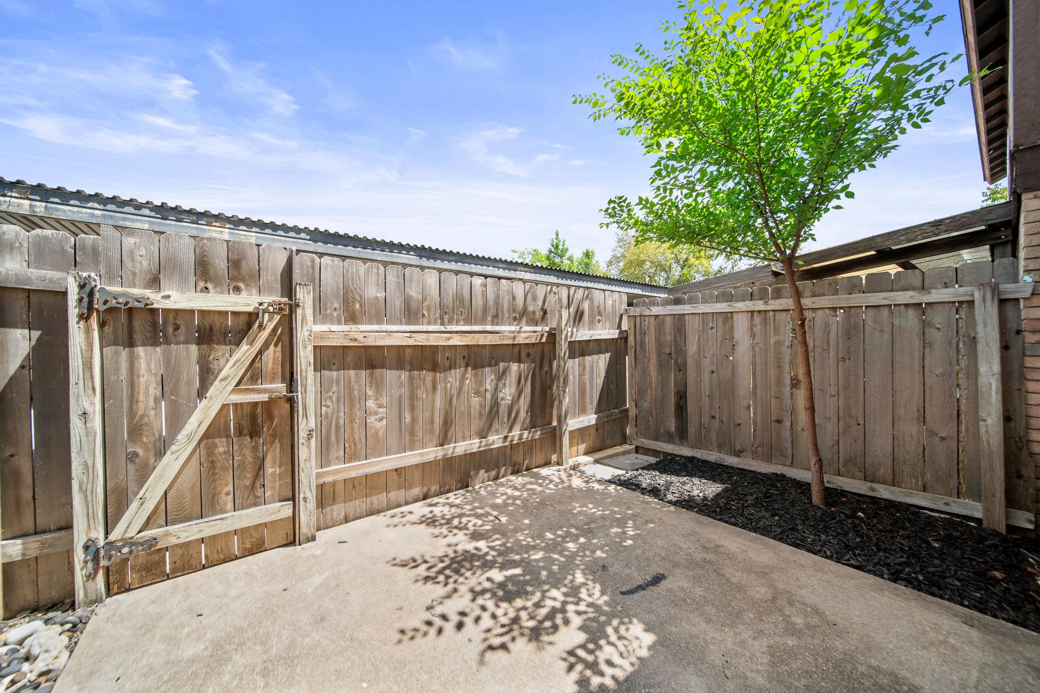 7409 Shadow Hill Dr #108 Property Photo 20