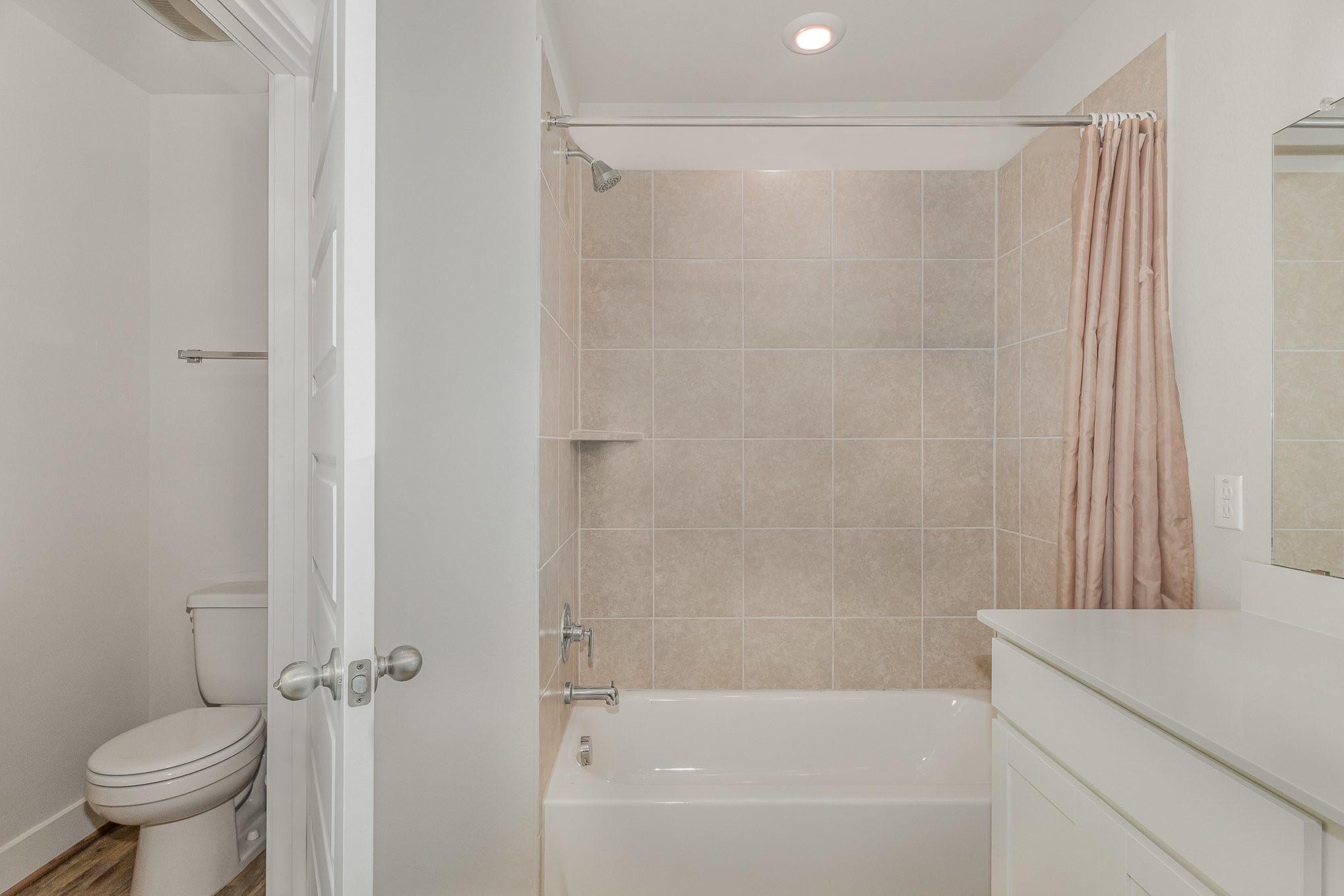 7106 Silver Star Ln 70 Property Photo 24