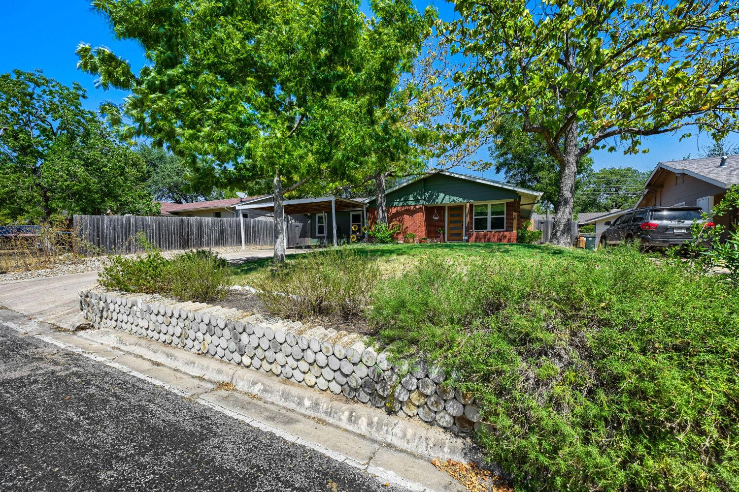 5503 Wellington Dr Property Photo 3