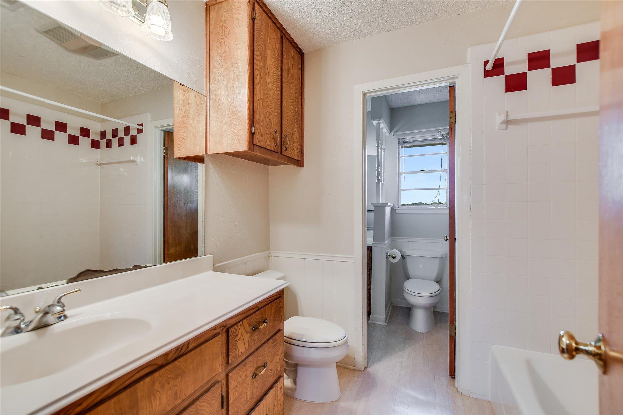 7 Brenda Ln Property Photo 11