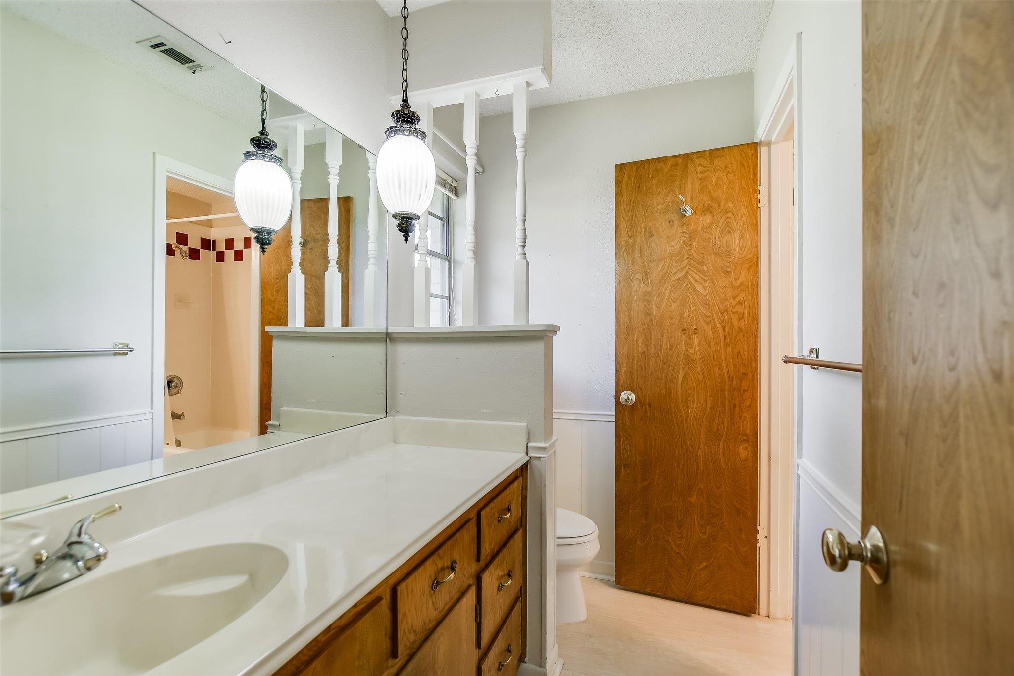 7 Brenda Ln Property Photo 12