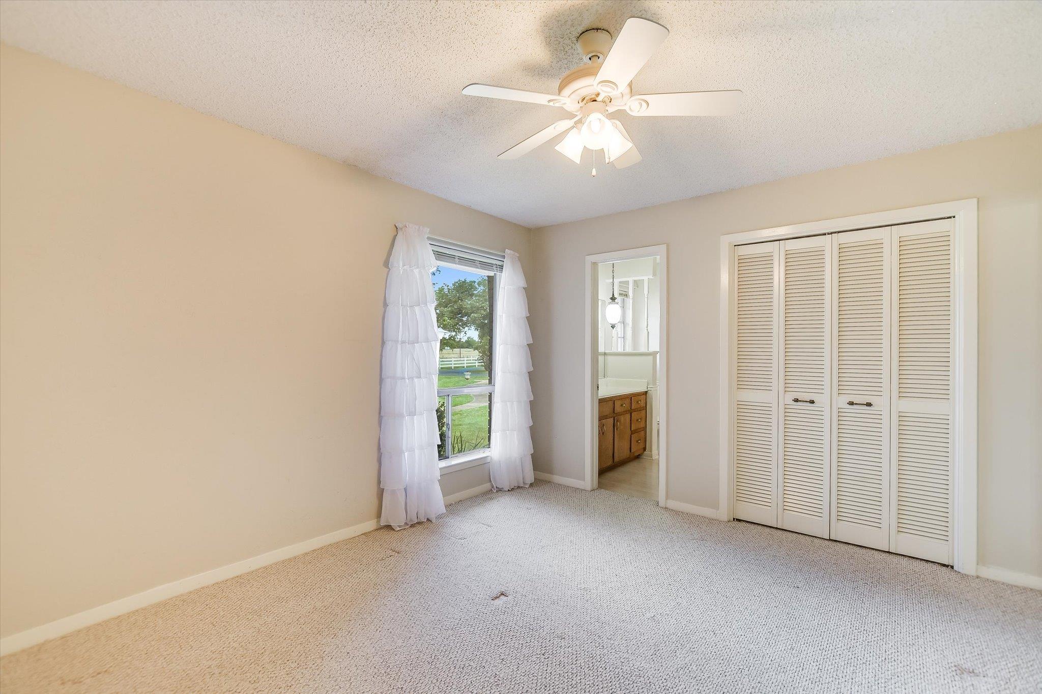 7 Brenda Ln Property Photo 13