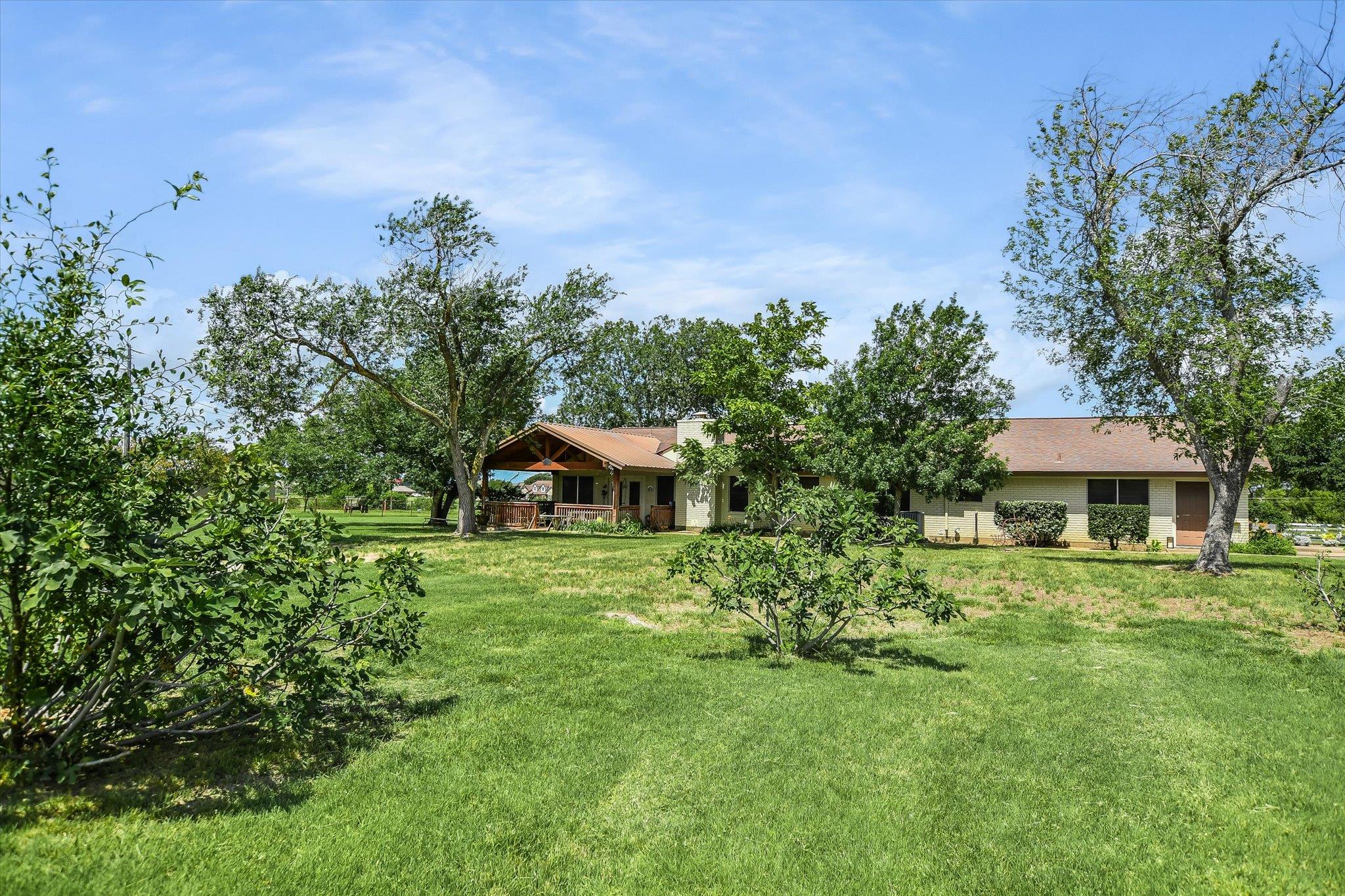 7 Brenda Ln Property Photo 17
