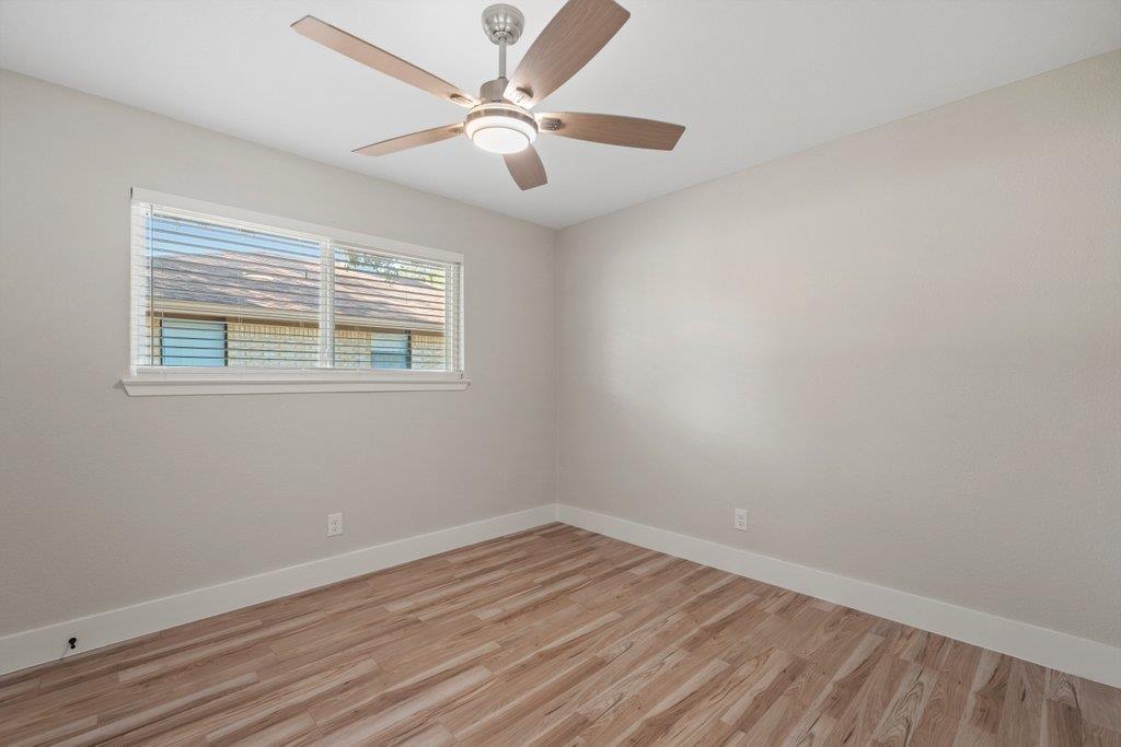 1313 Redbud Trl Property Photo 12