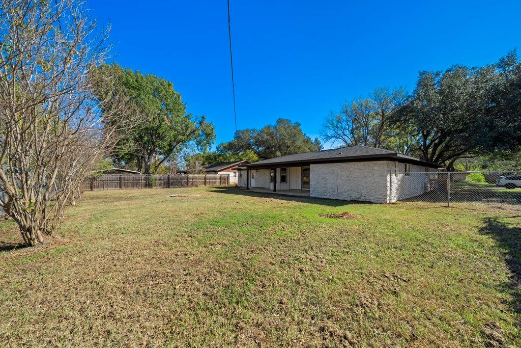 1313 Redbud Trl Property Photo 15