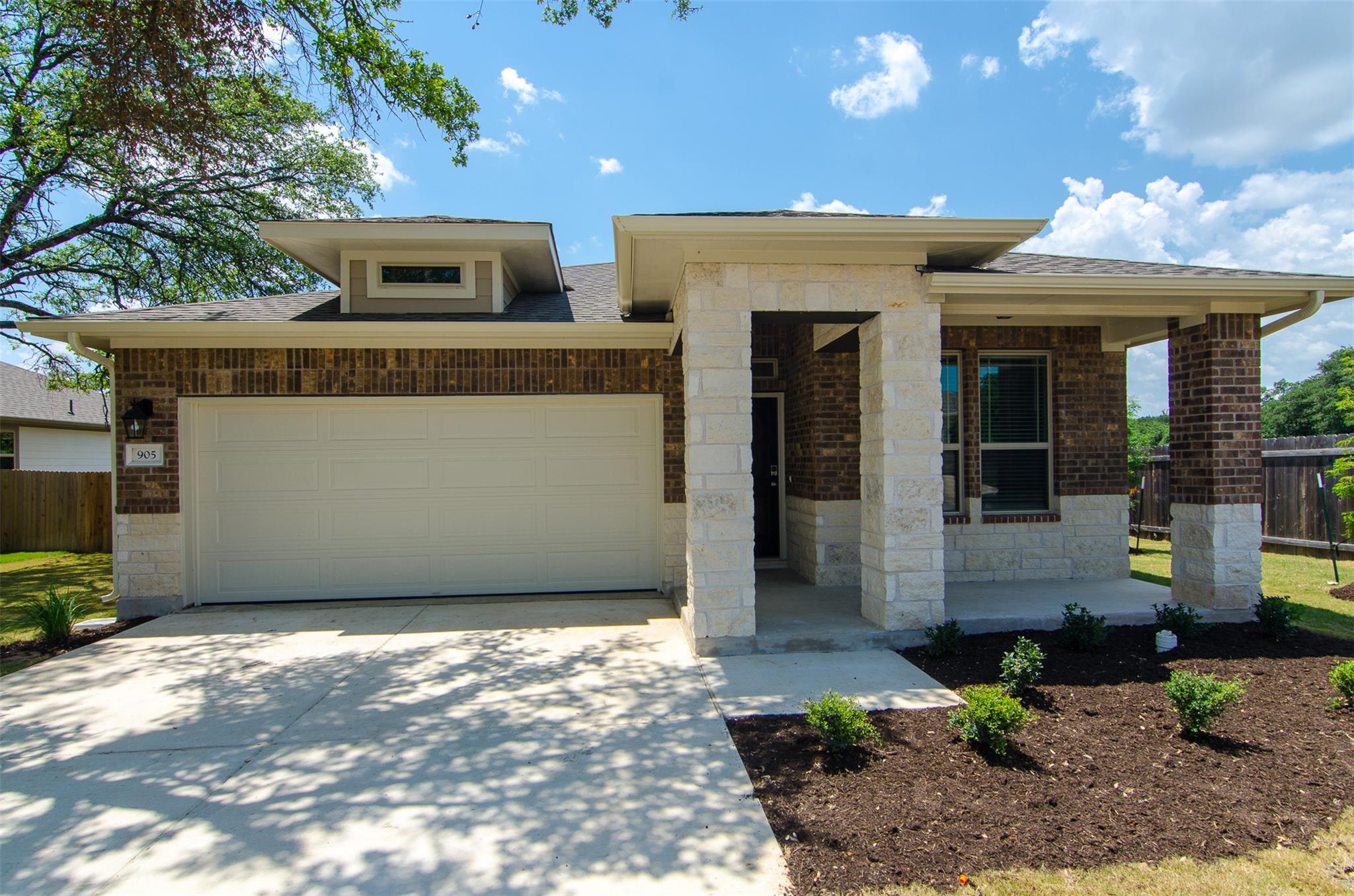 905 Olive Creek Dr Property Photo 1