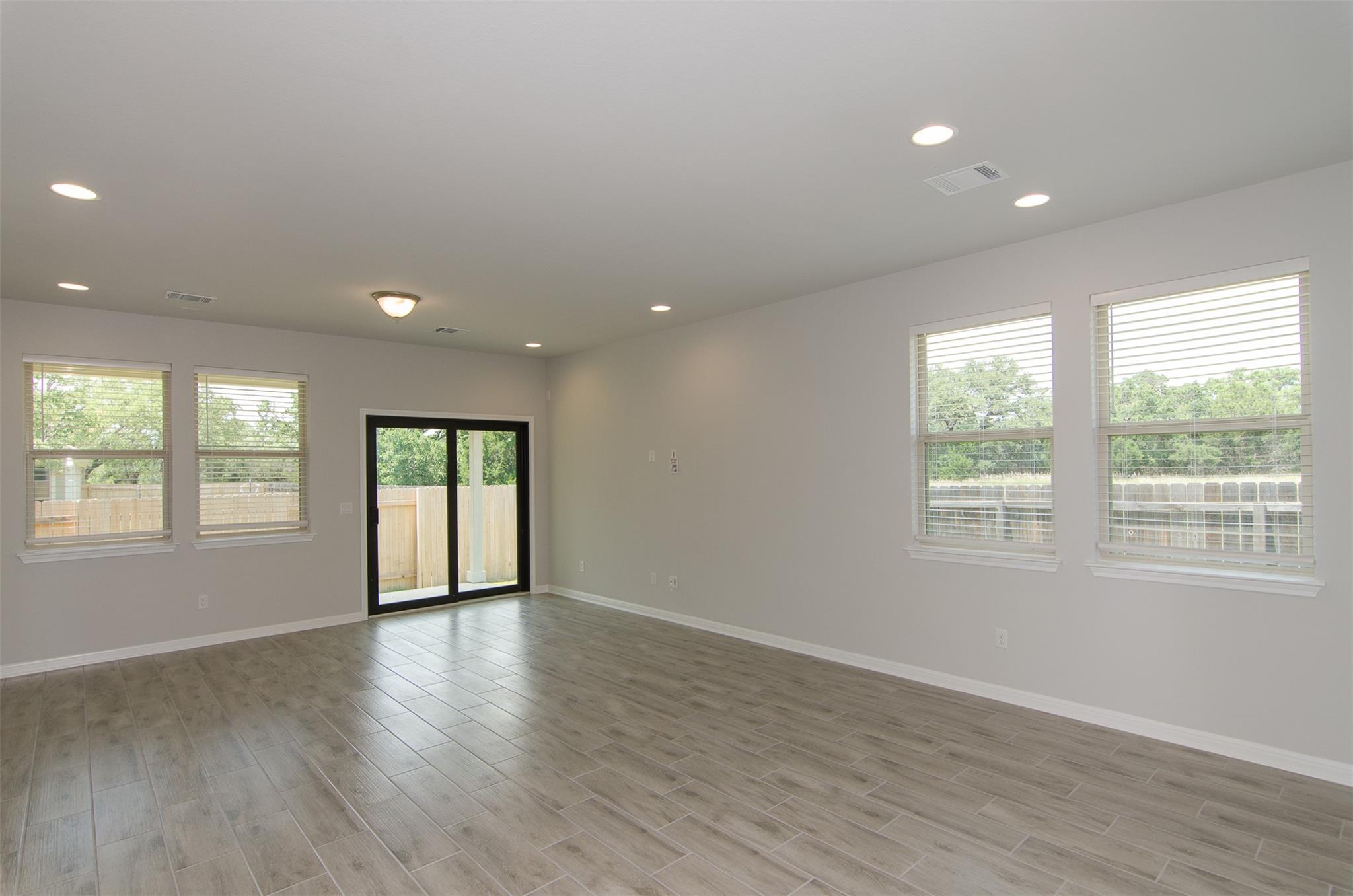 905 Olive Creek Dr Property Photo 2