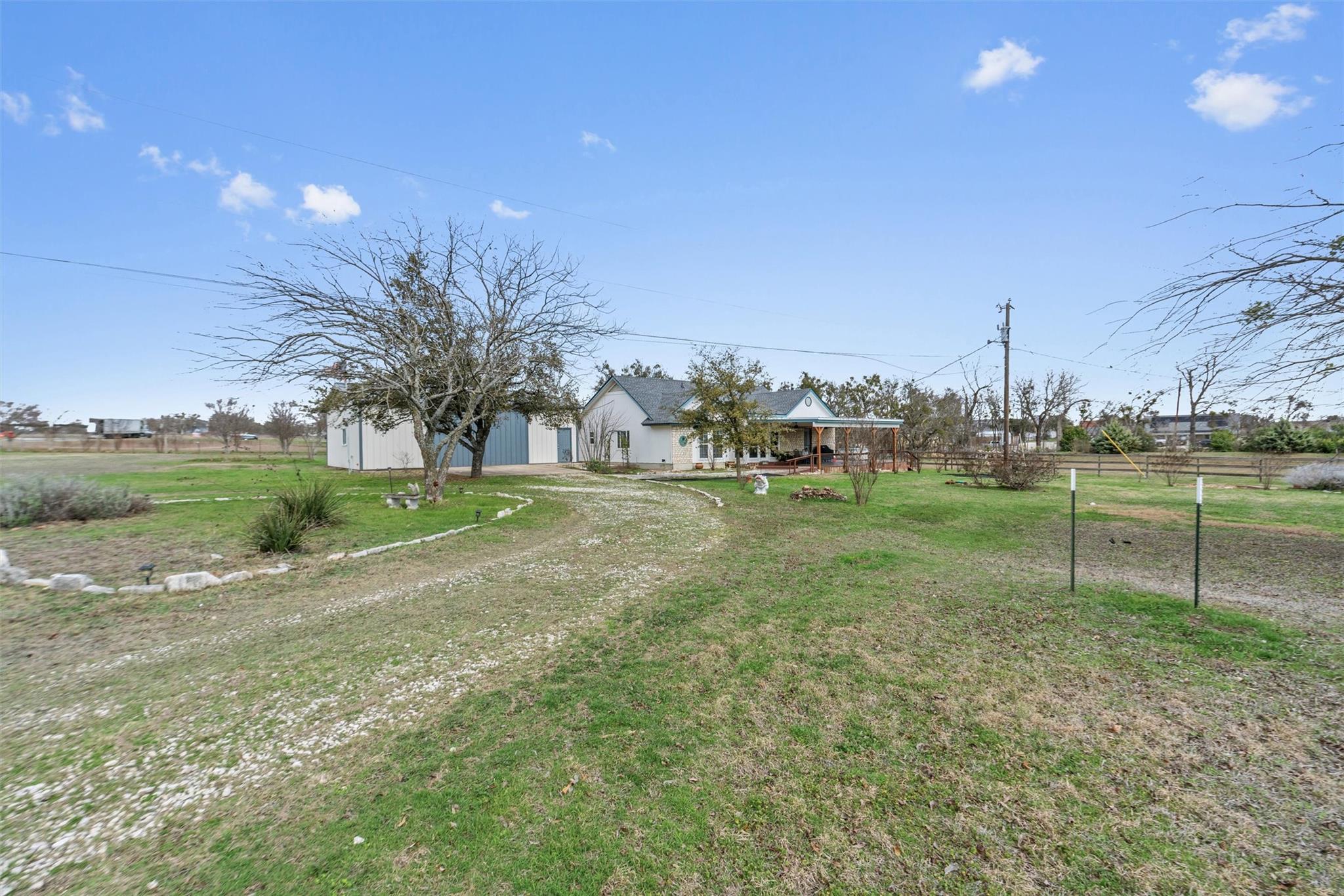281 Lemens Ave Property Photo 5