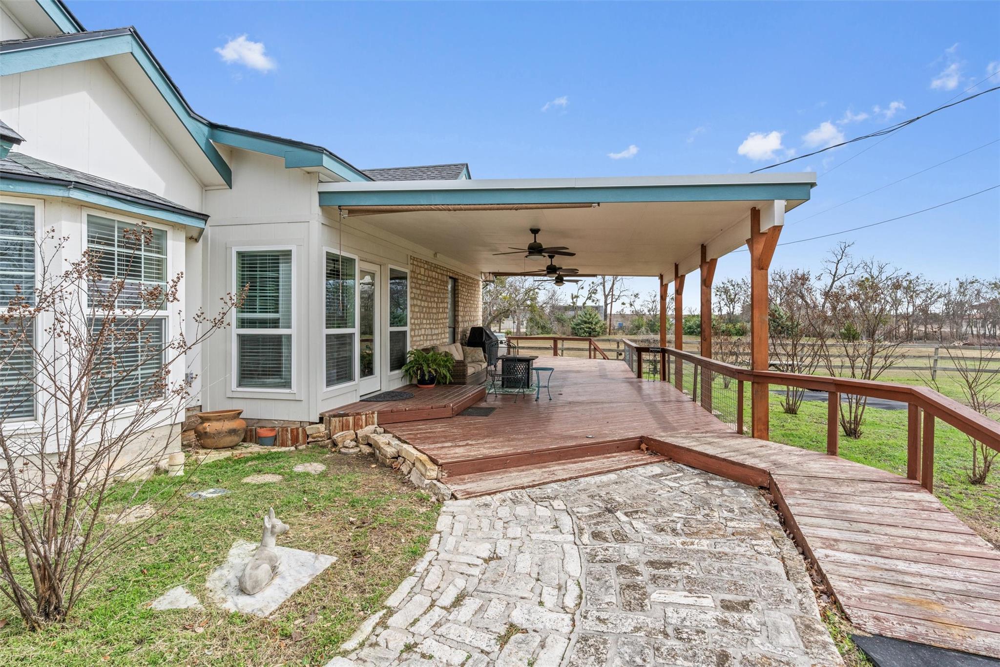 281 Lemens Ave Property Photo 8