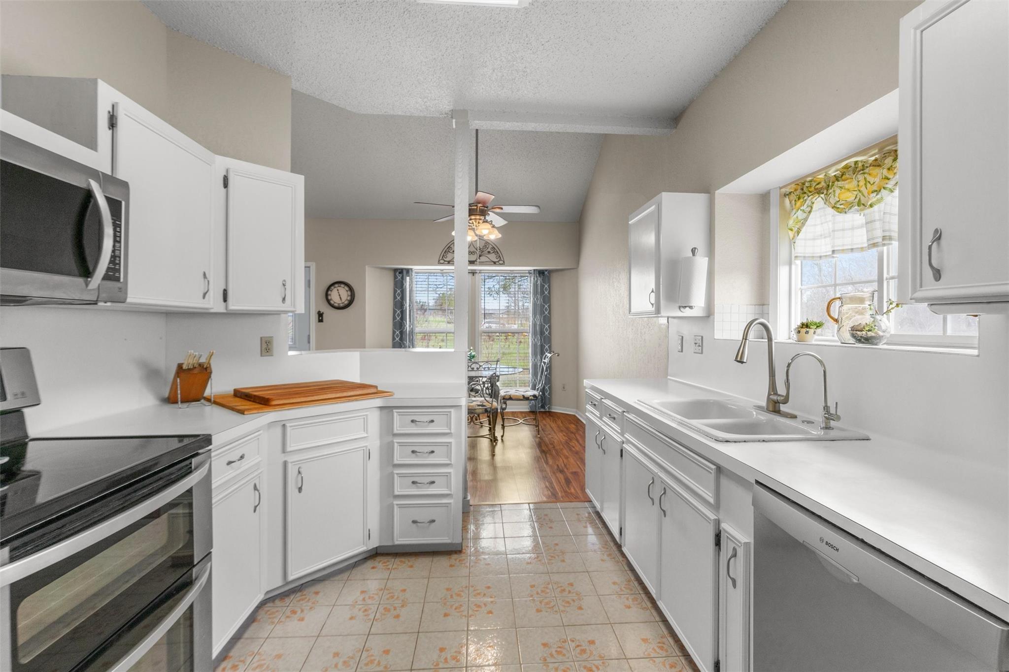 281 Lemens Ave Property Photo 18