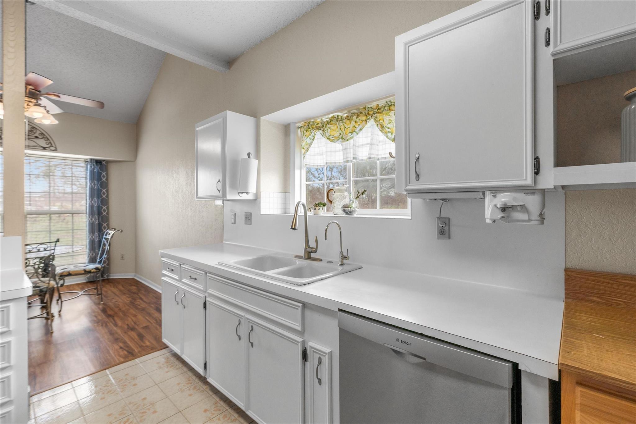 281 Lemens Ave Property Photo 19
