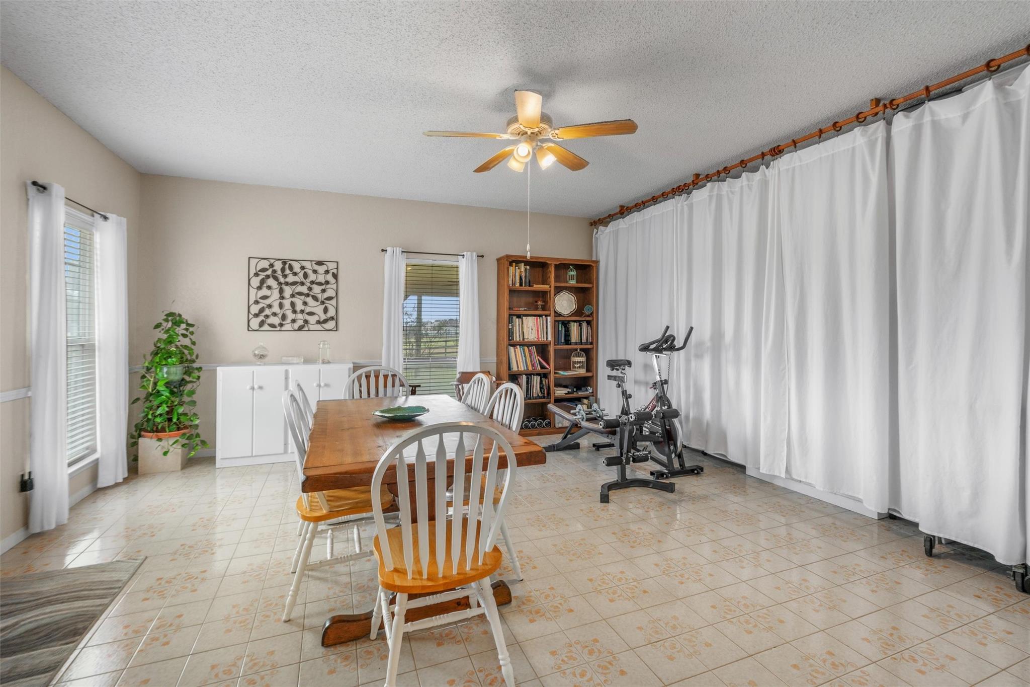 281 Lemens Ave Property Photo 20