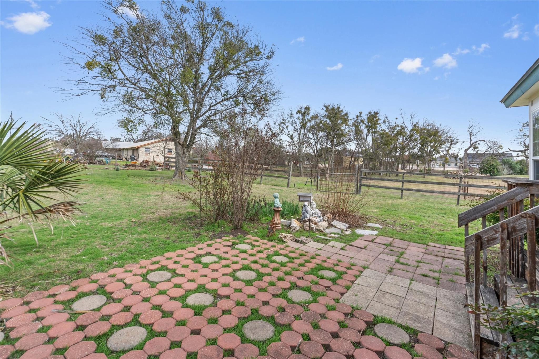 281 Lemens Ave Property Photo 32