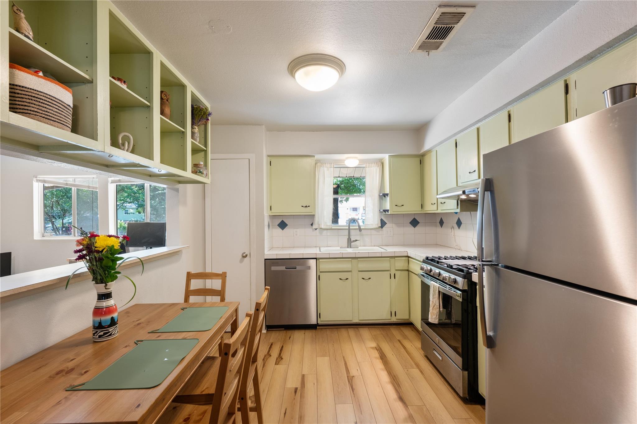 2307 Valley High Cir Property Photo 6