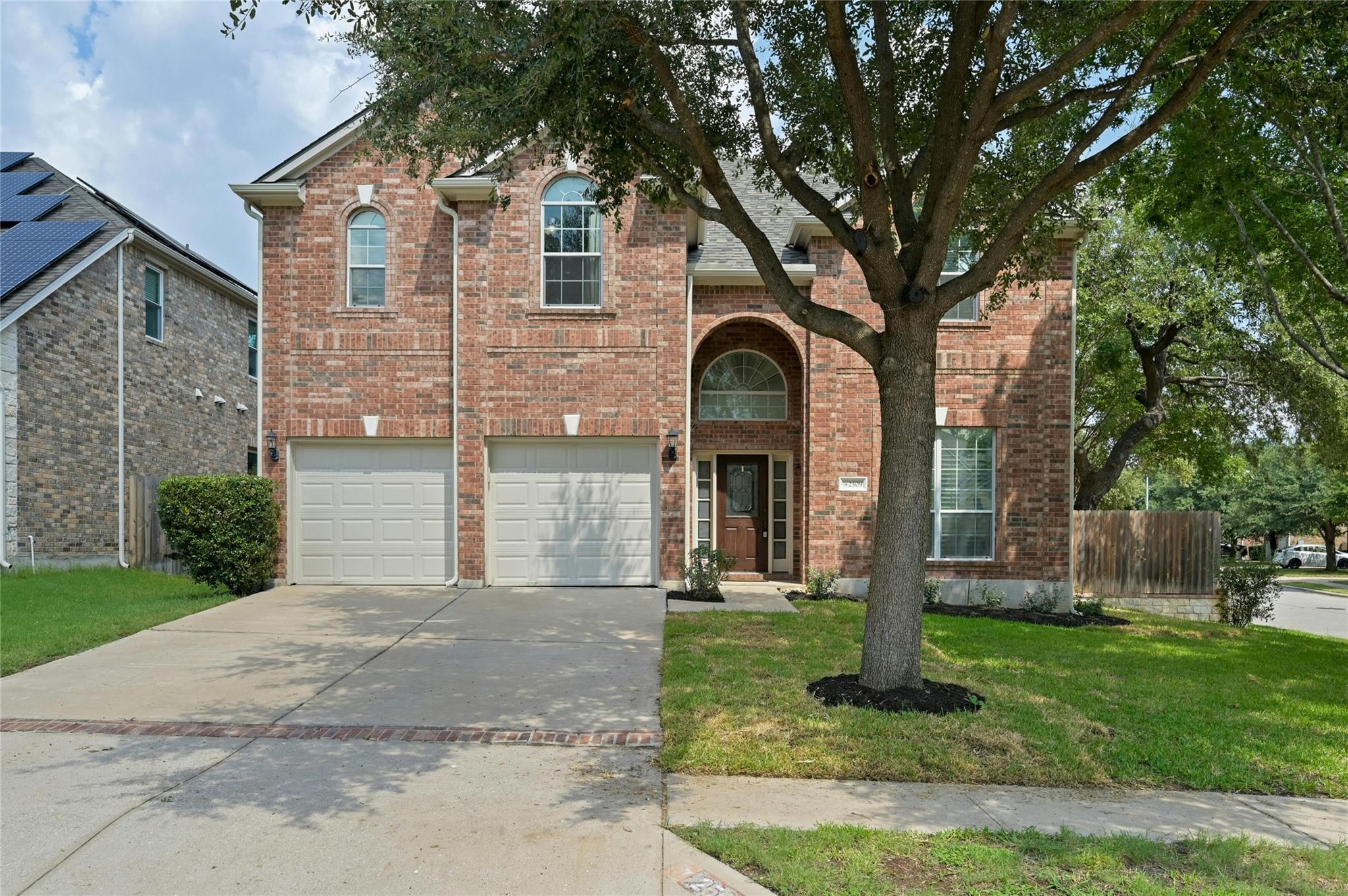 2509 Salorn Way Property Photo 3