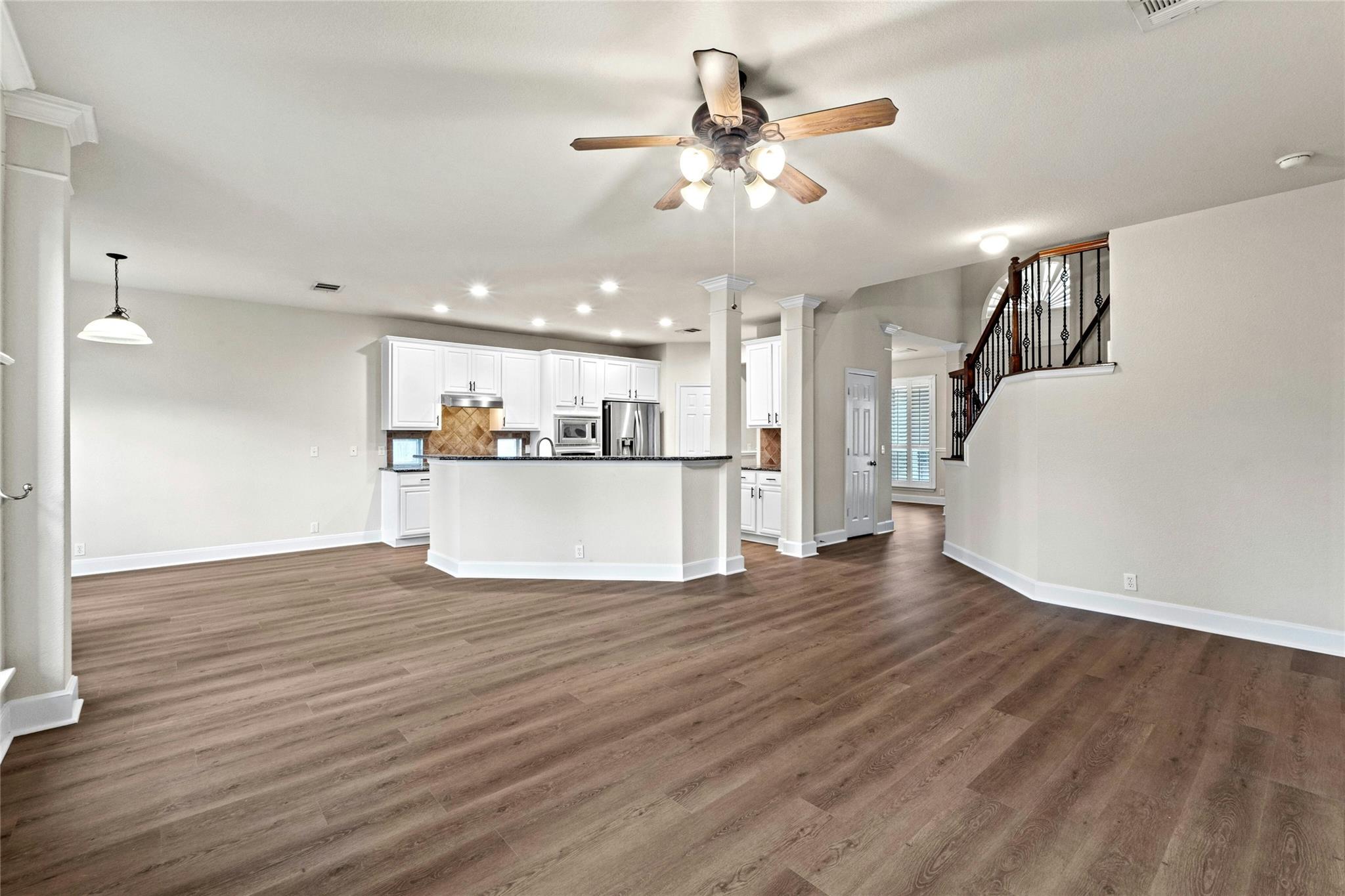2509 Salorn Way Property Photo 6
