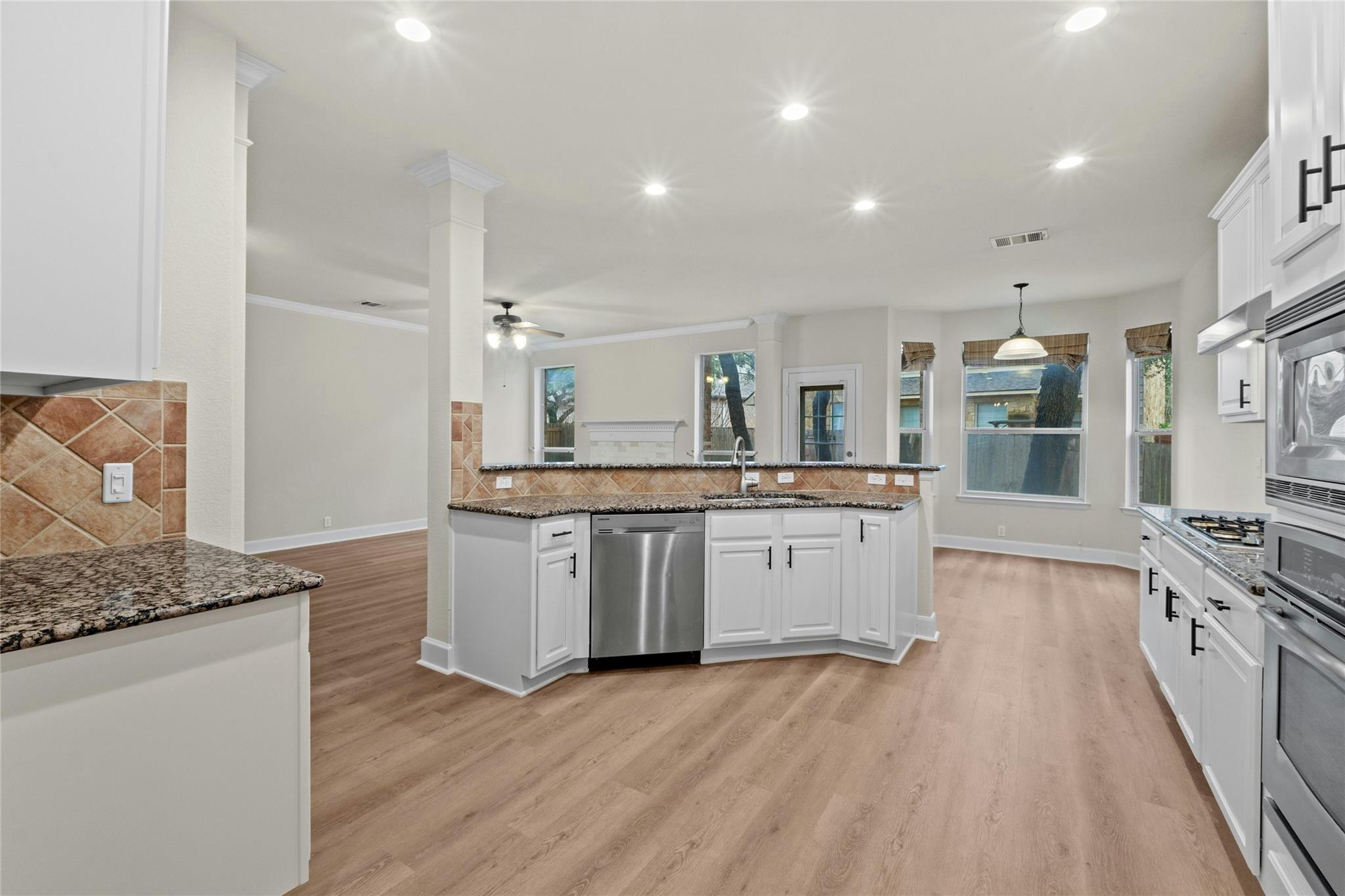 2509 Salorn Way Property Photo 9
