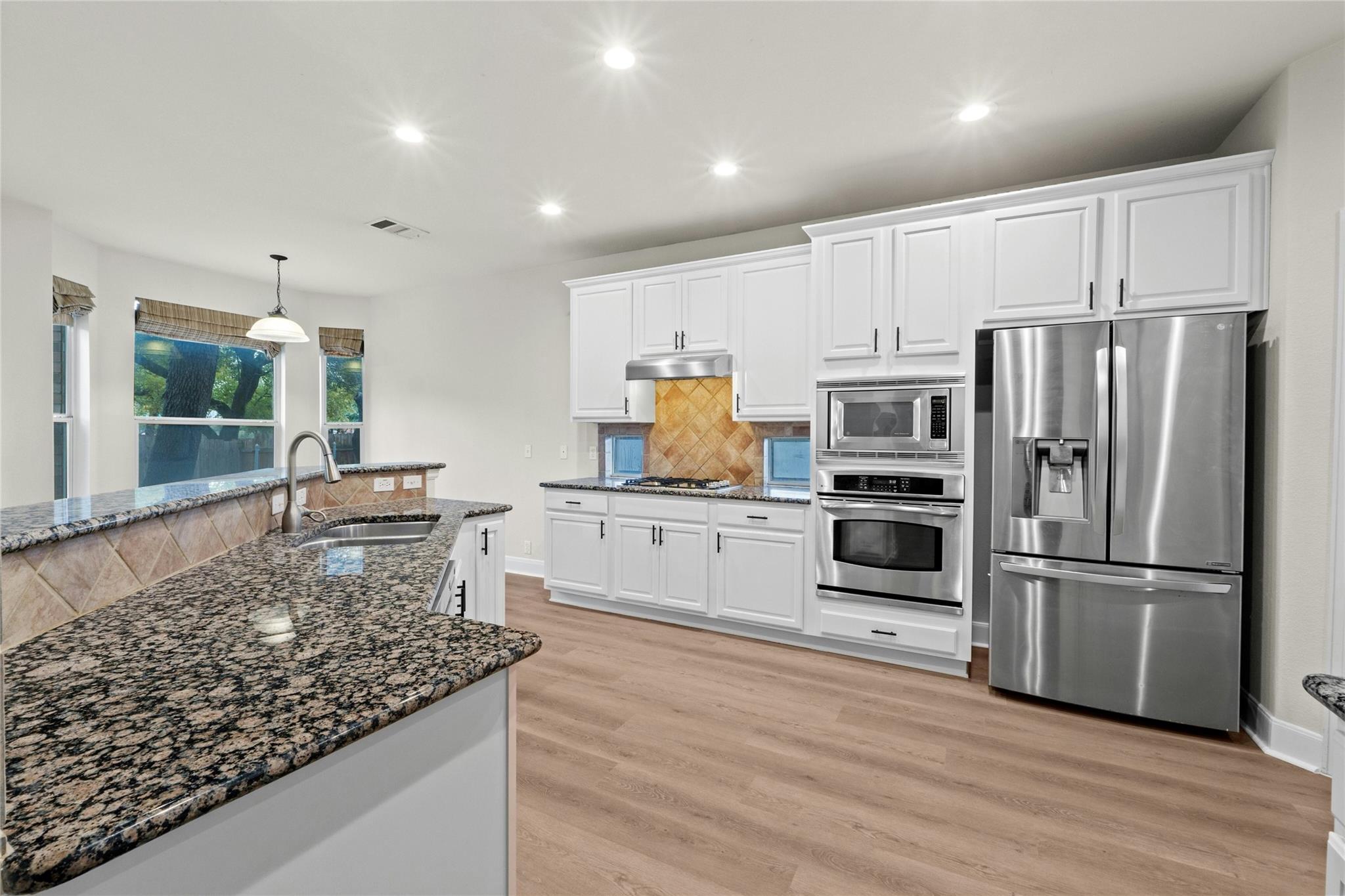2509 Salorn Way Property Photo 11