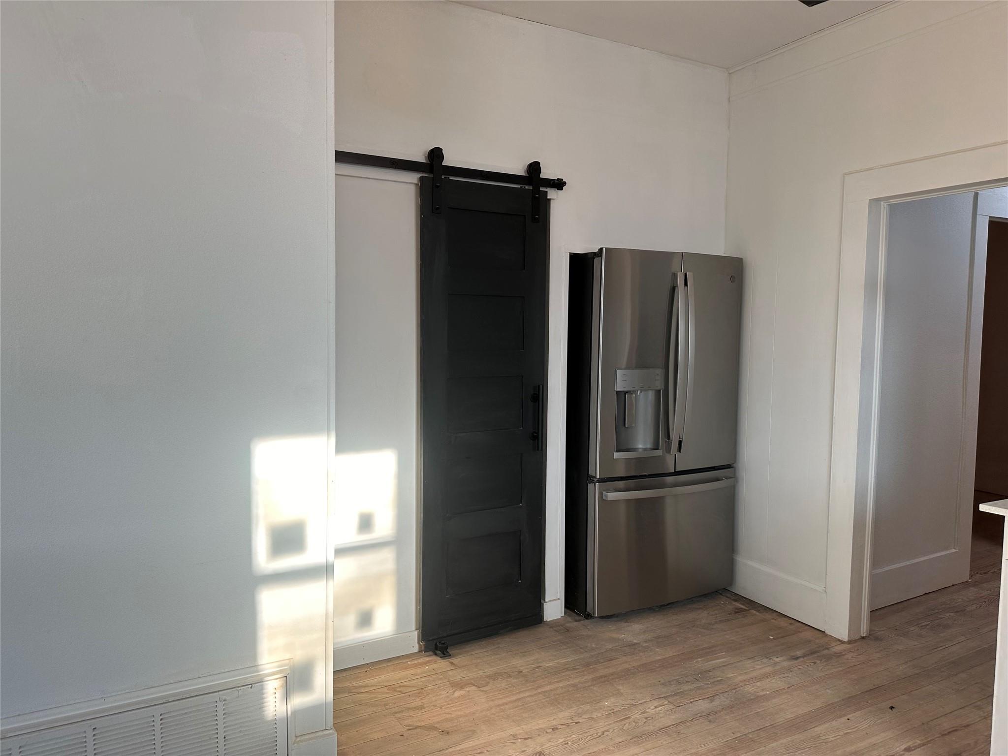 405 East College St Property Photo 3