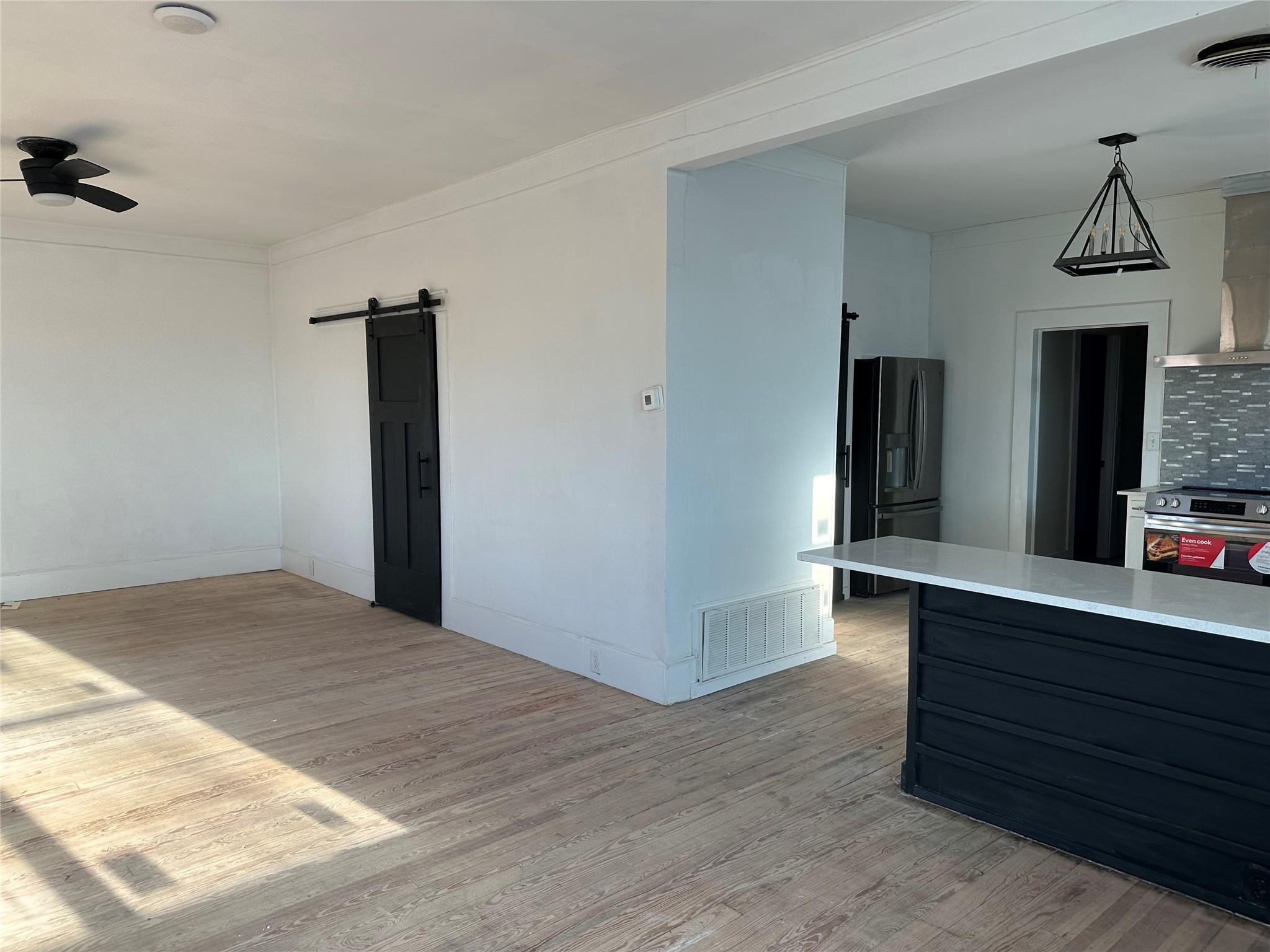 405 East College St Property Photo 4