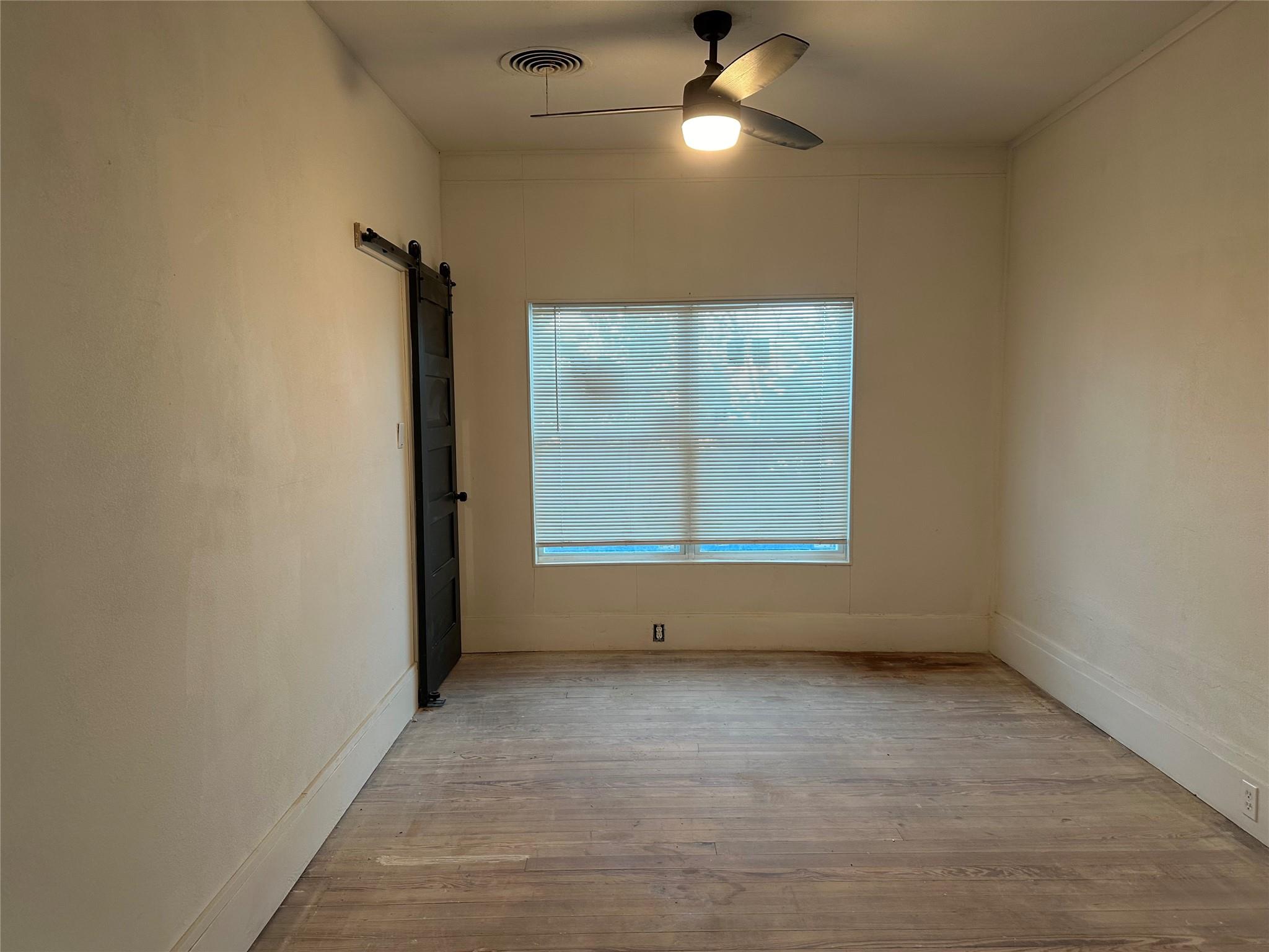 405 East College St Property Photo 9