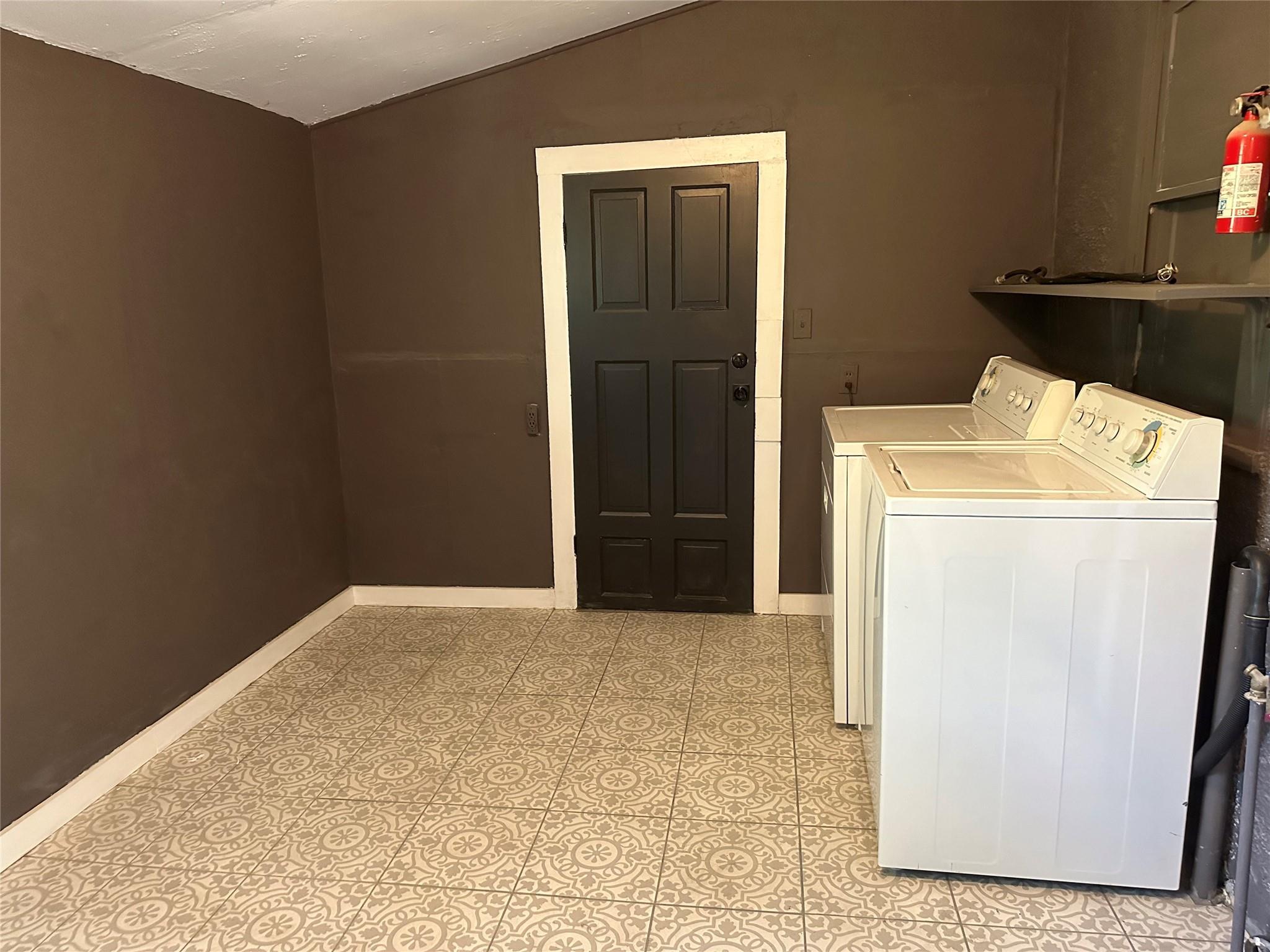 405 East College St Property Photo 20