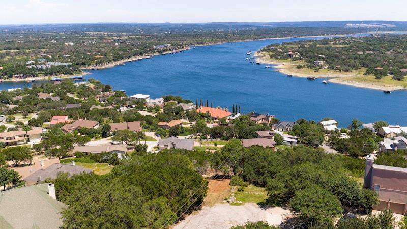 506 Ronay Dr N Property Photo 3