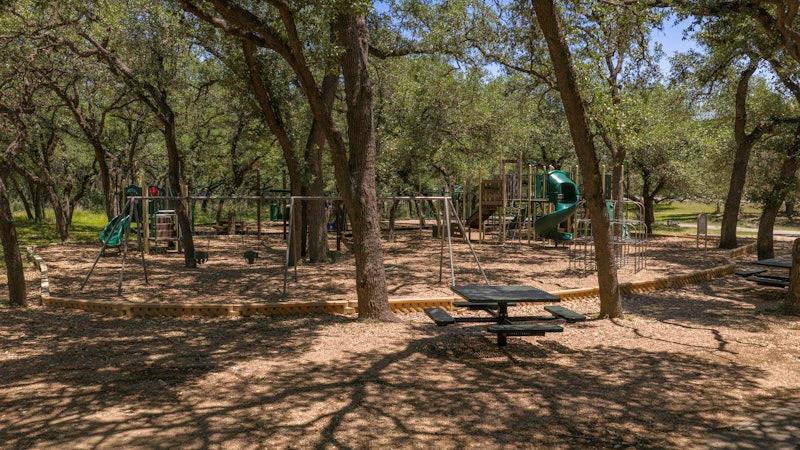 506 Ronay Dr N Property Photo 17