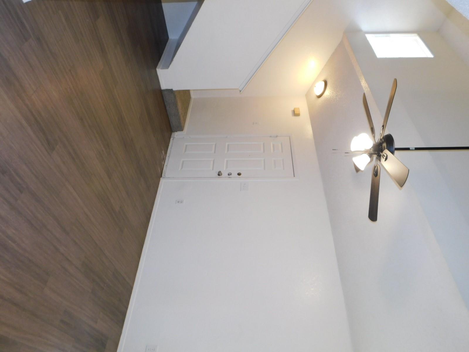 2223 Katy Ln #c Property Photo 6