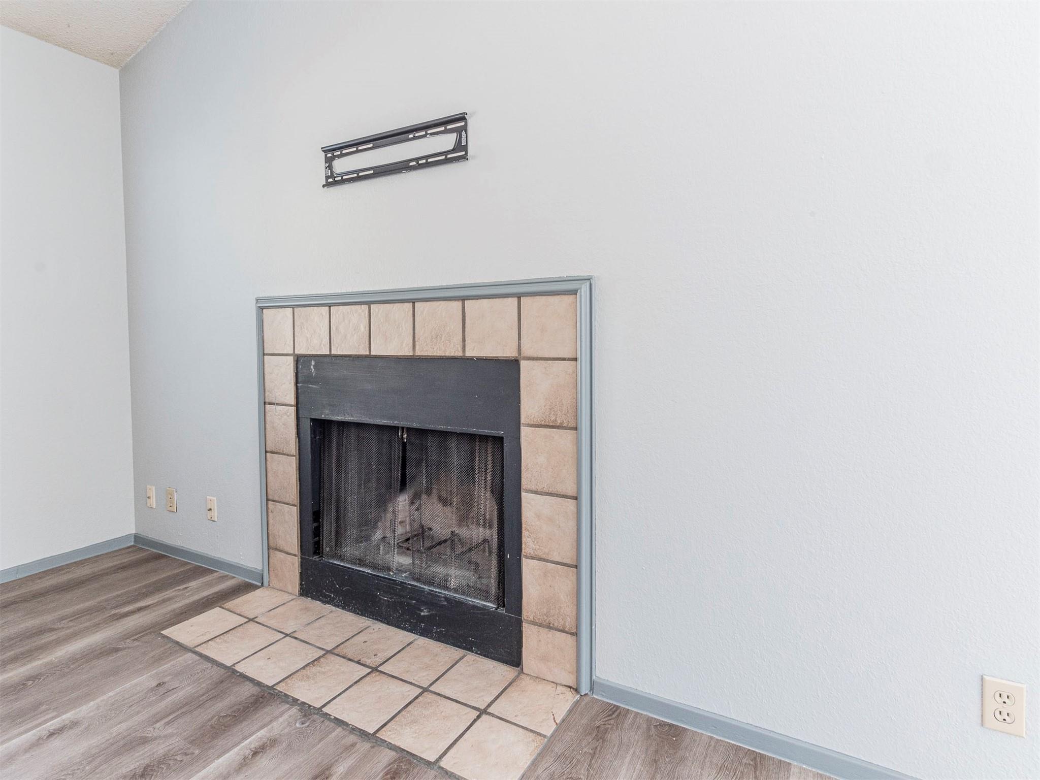 9624 Sugar Hill Dr A & B Property Photo 6