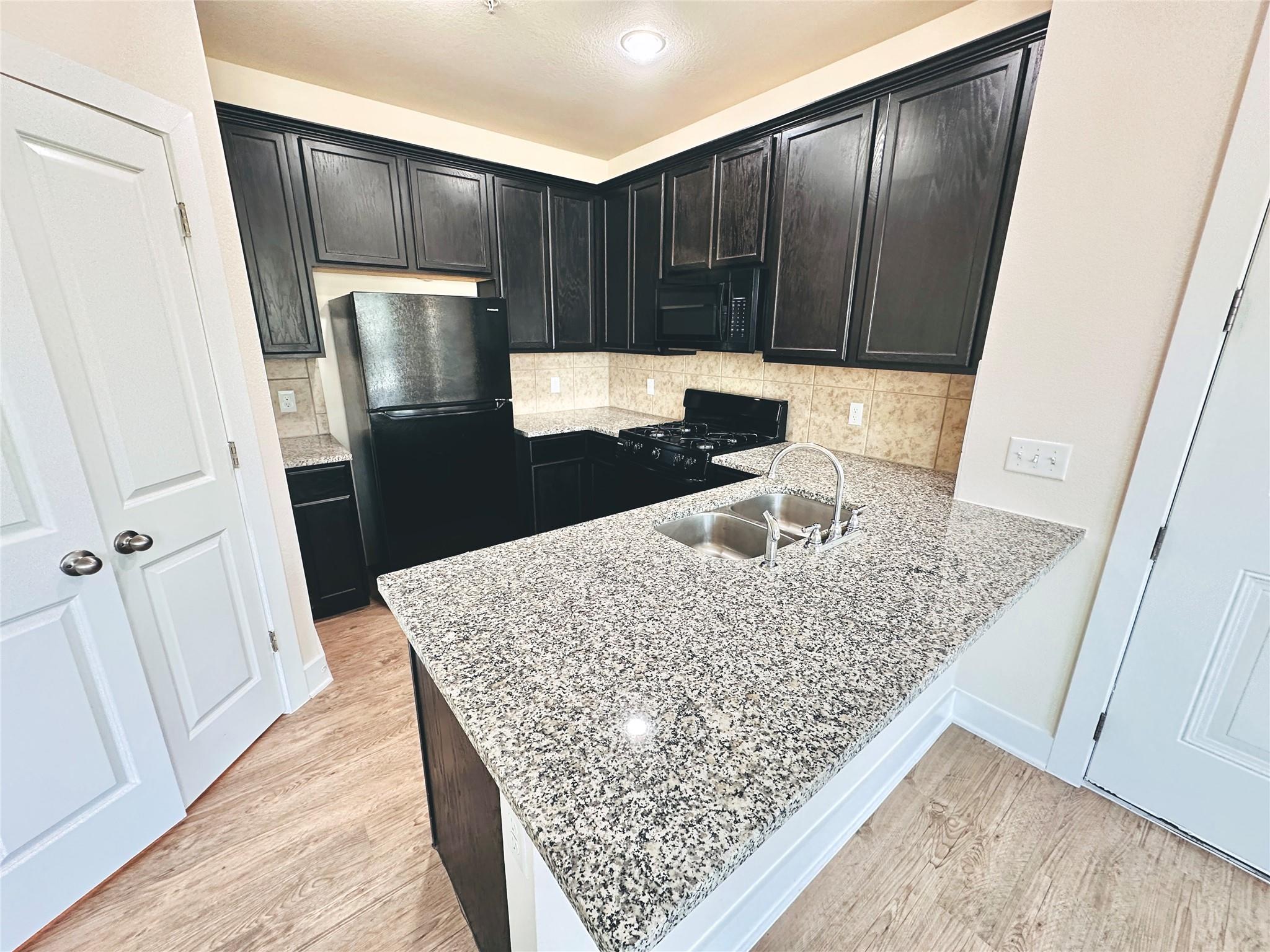 2216 Creekside Ln #c Property Photo 4