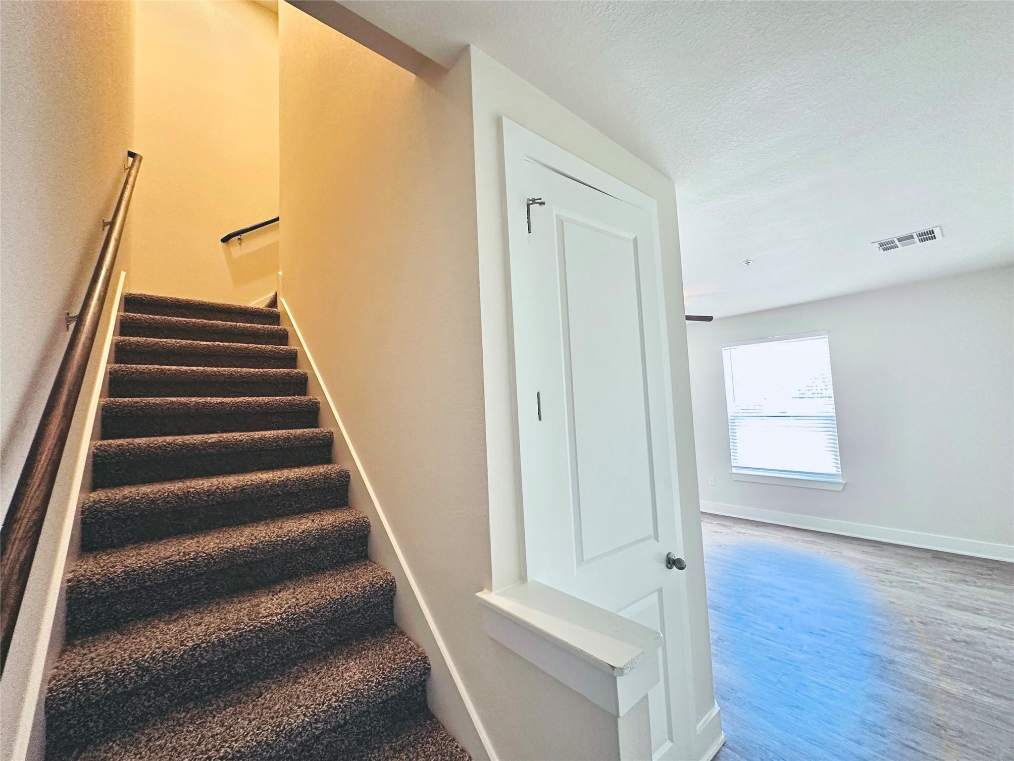 2216 Creekside Ln #c Property Photo 14