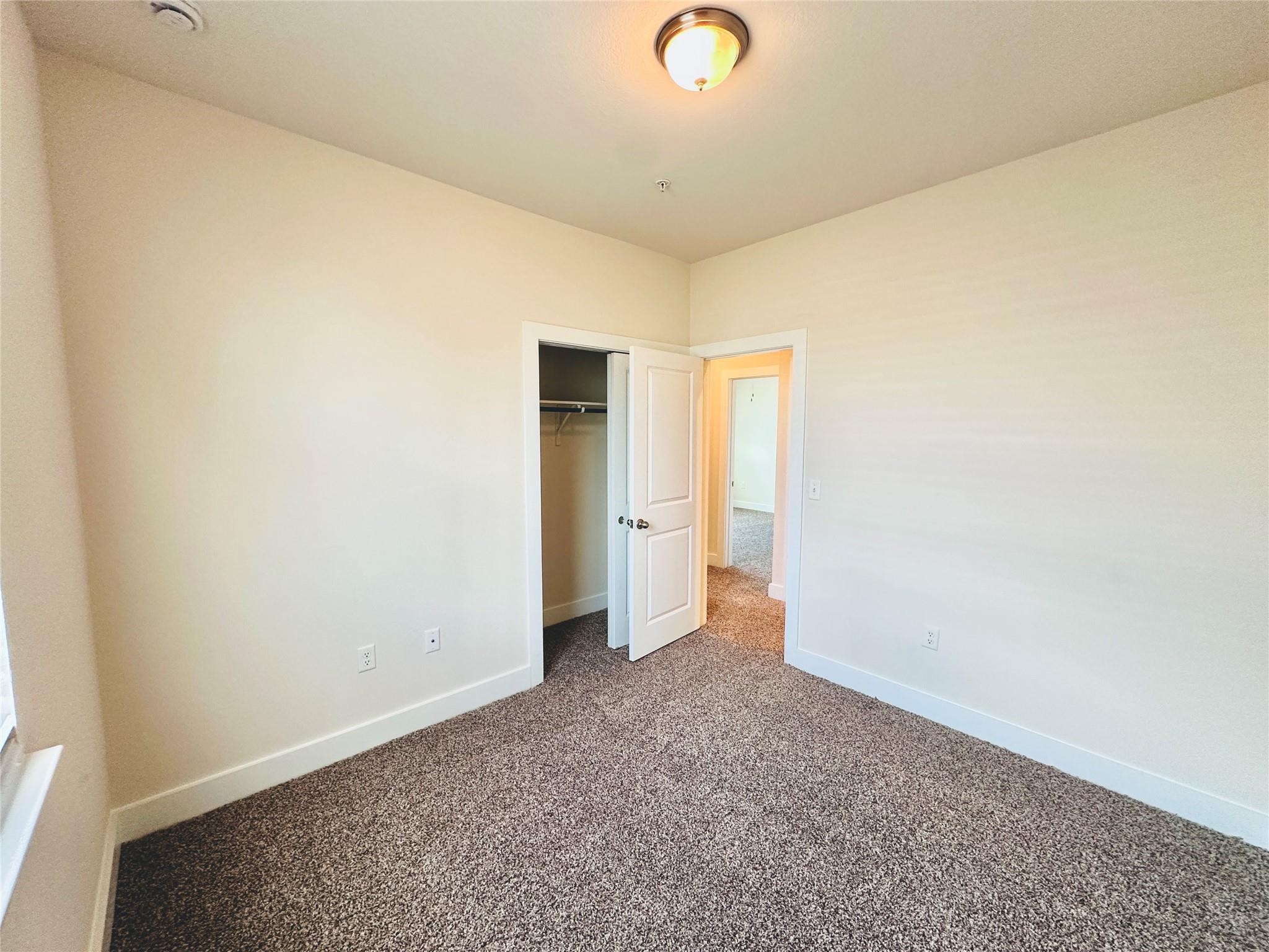 2216 Creekside Ln #c Property Photo 27