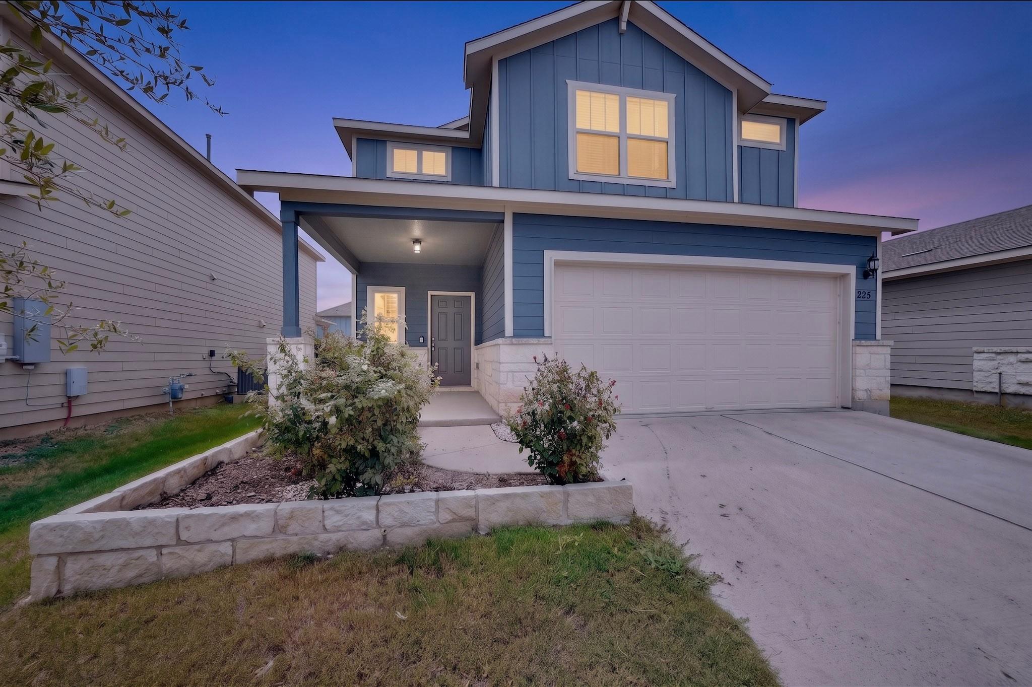 225 English Oak St Property Photo 1