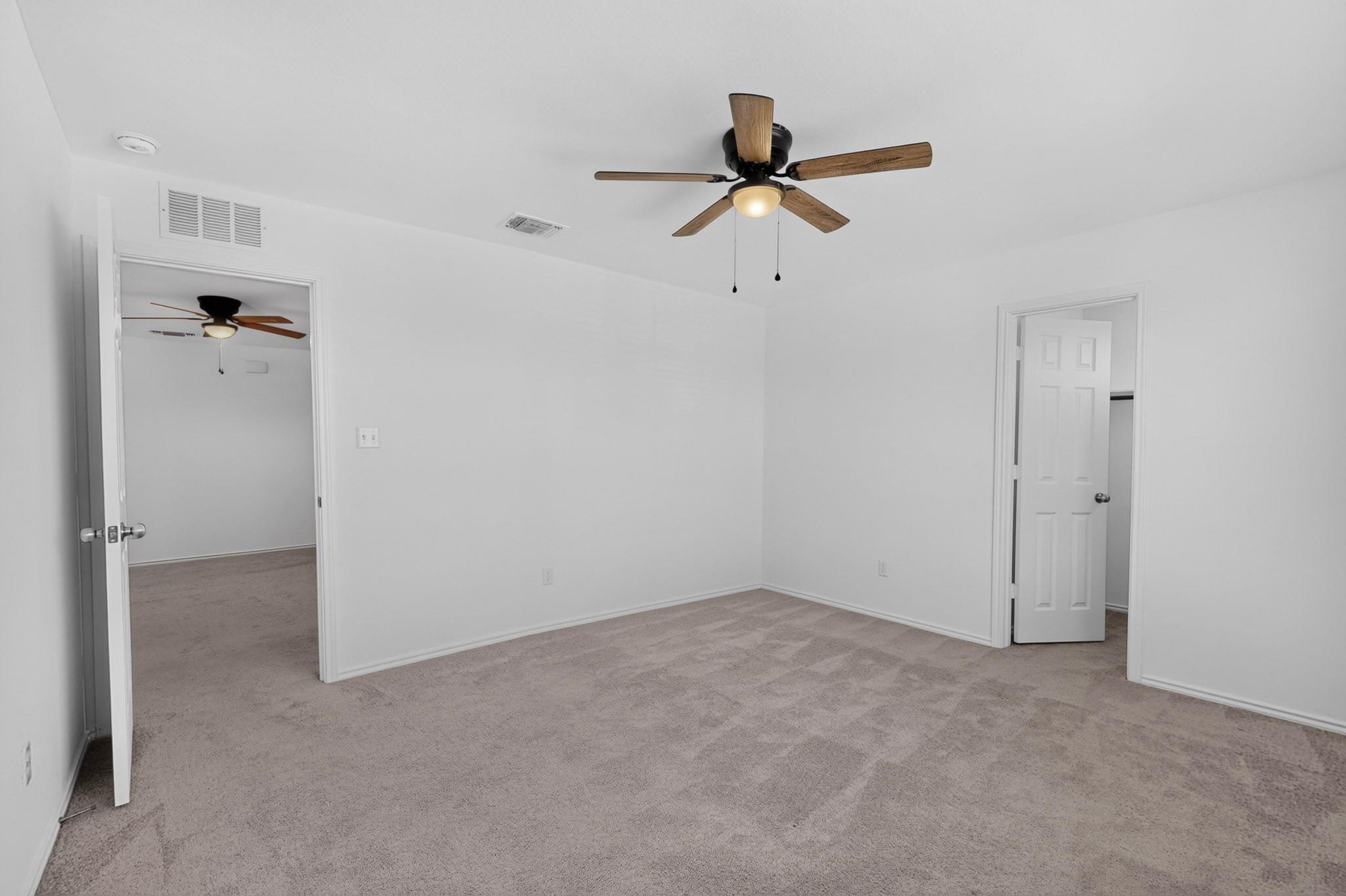 225 English Oak St Property Photo 15
