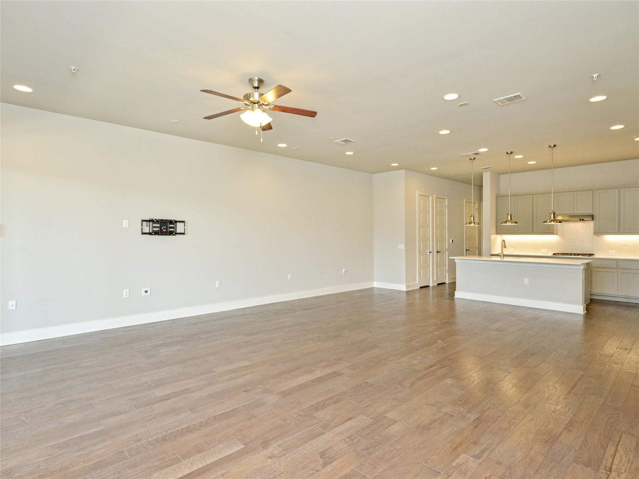 4213 Berkman Dr Property Photo 9