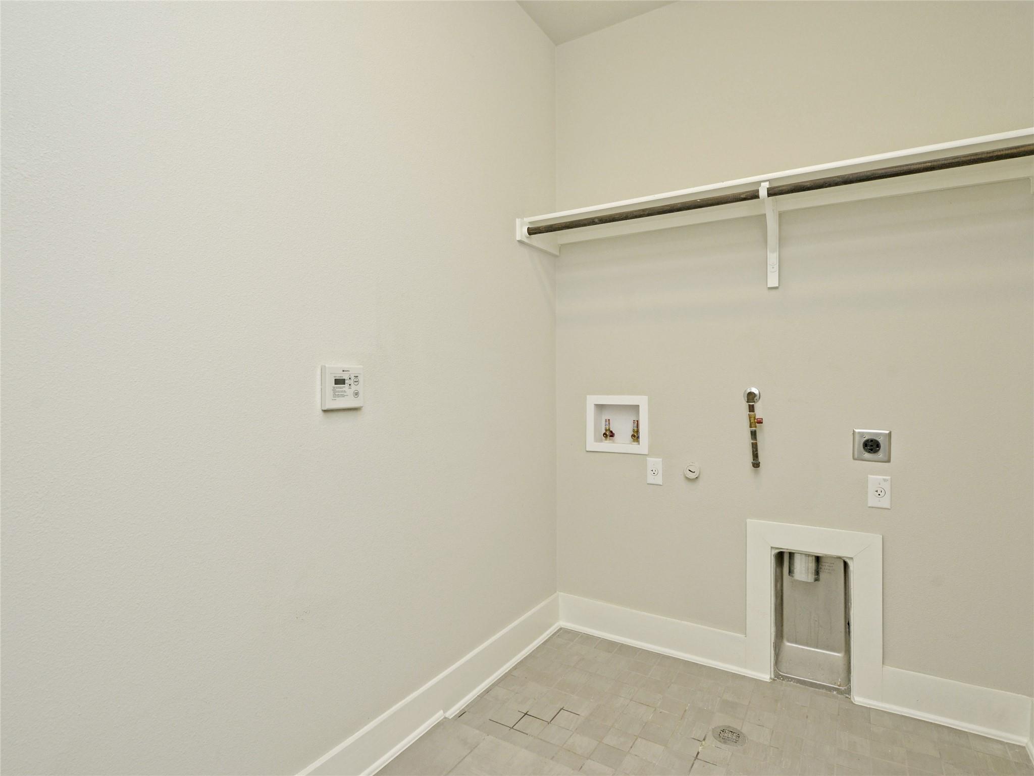 4213 Berkman Dr Property Photo 20