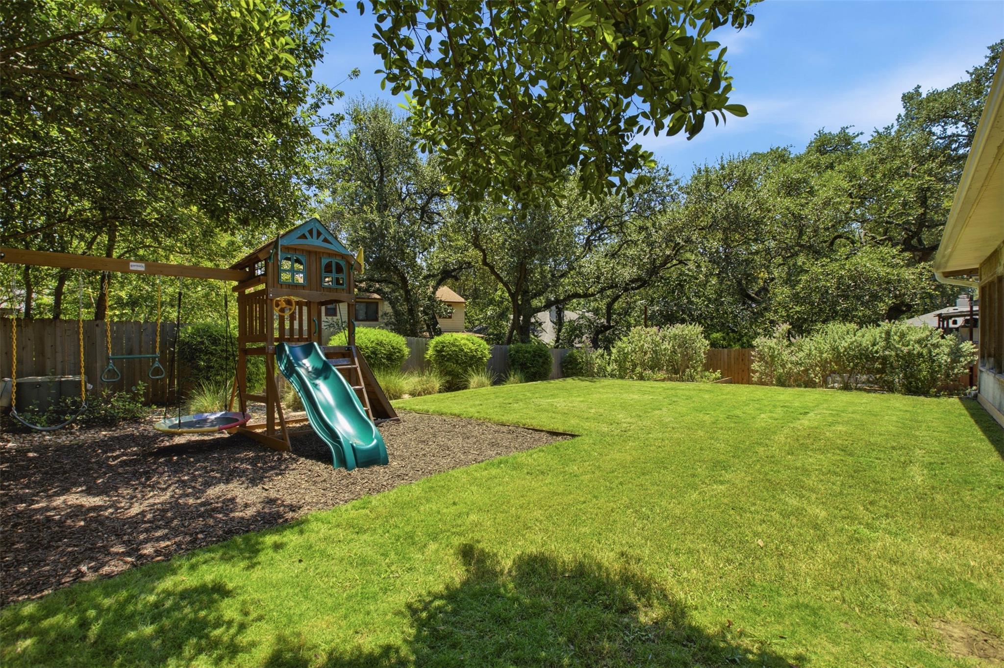 7703 Keswick Dr Property Photo 20