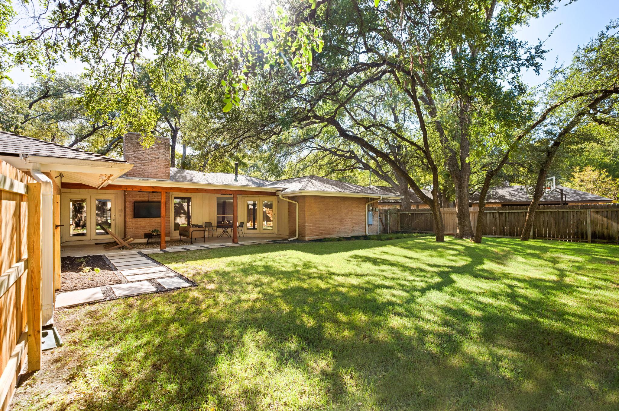 4206 Far West Blvd Property Photo 36