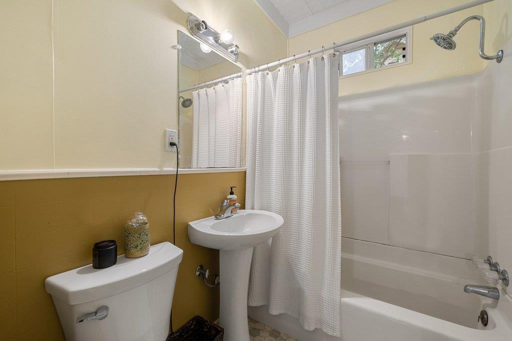807 Cecelia St Property Photo 17