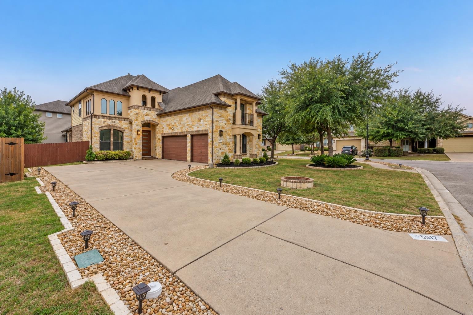 5517 Pincushion Daisy Dr Property Photo 1