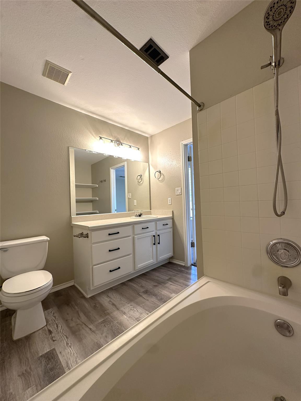 610 Riverway Ln Property Photo 22