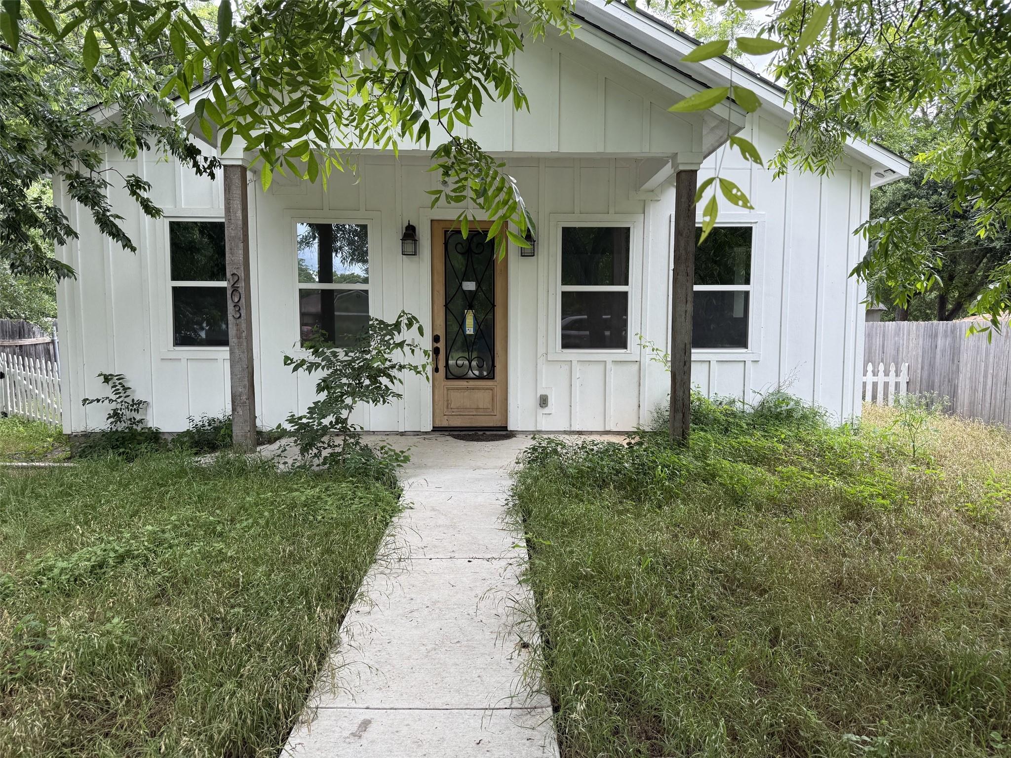 203 Vernon St #a Property Photo 1