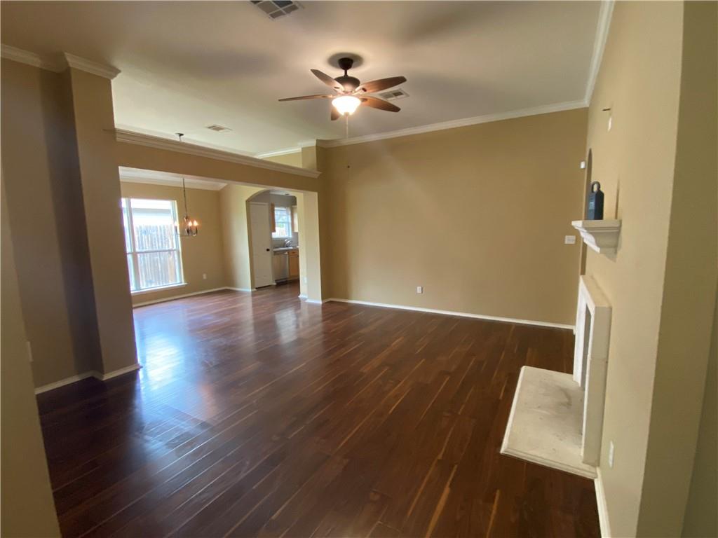 2806 Zachary Ln Property Photo 3